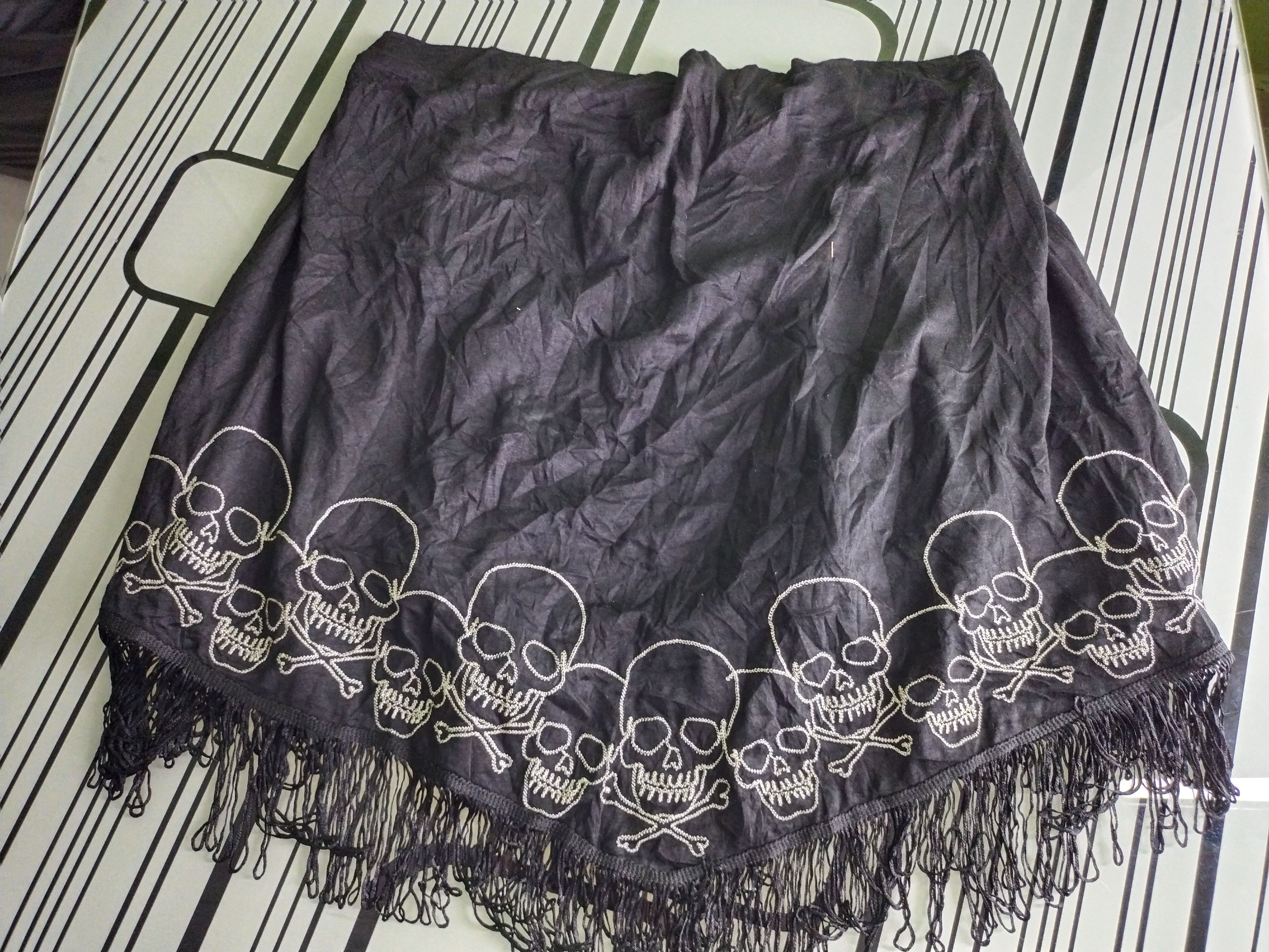 Hysteric Glamour × Japanese Brand × Mastermind Production VINTAGE SKULLS EMBROIDERY PONCHO PUNK WOMEN STYLE Size M / US 6-8 / IT 42-44 - 3 Thumbnail