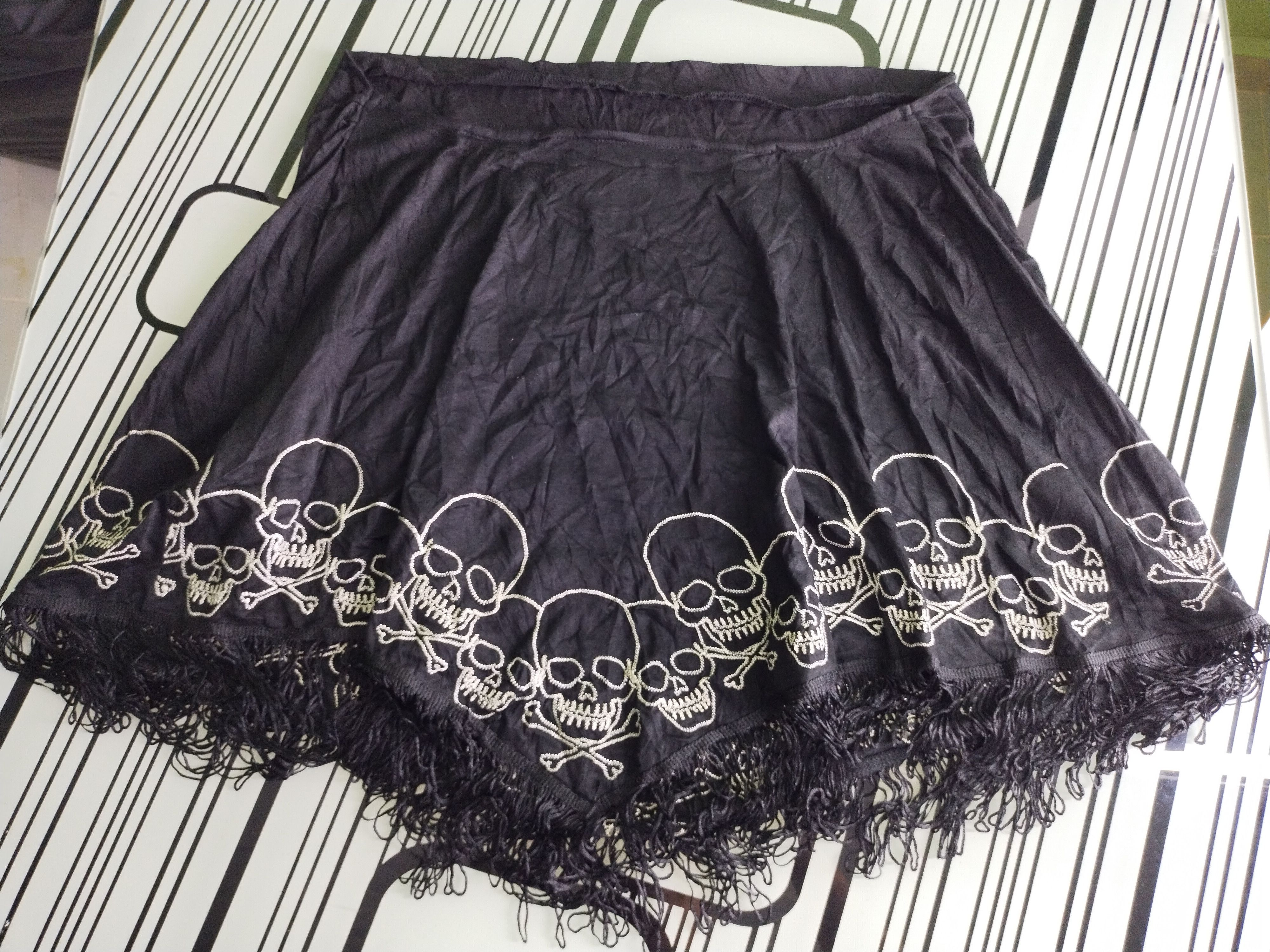 Hysteric Glamour × Japanese Brand × Mastermind Production VINTAGE SKULLS EMBROIDERY PONCHO PUNK WOMEN STYLE Size M / US 6-8 / IT 42-44 - 5 Thumbnail