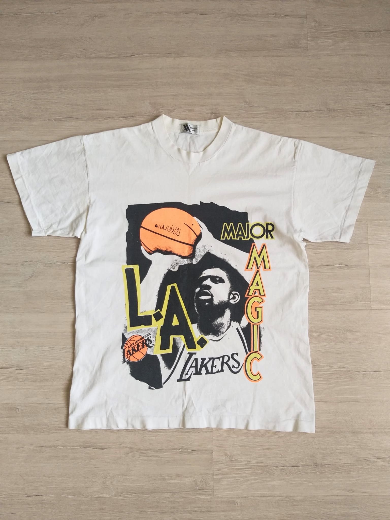 NBA Vintage LA Lakers Major Magic Graphic Tee 90s Style Size US M / EU 48-50 / 2 - 1 Thumbnail