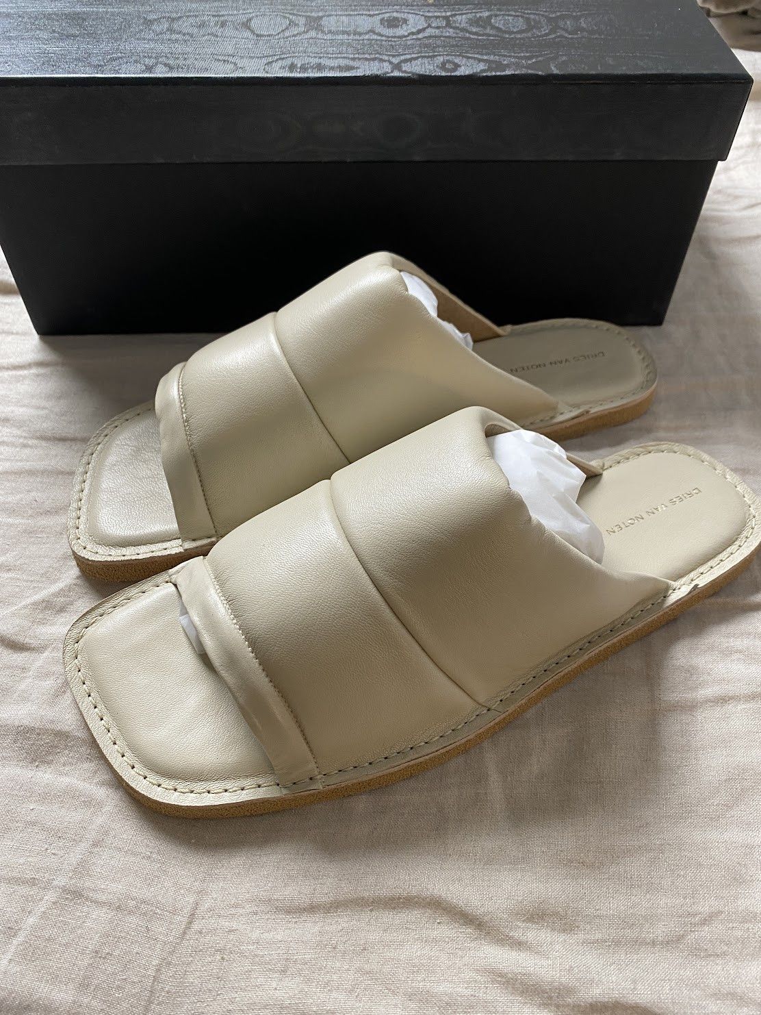 Dries Van Noten Dries Van Noten Leather Slides Ivory White FLAT MULES Size US 9 / EU 42 - 1 Thumbnail
