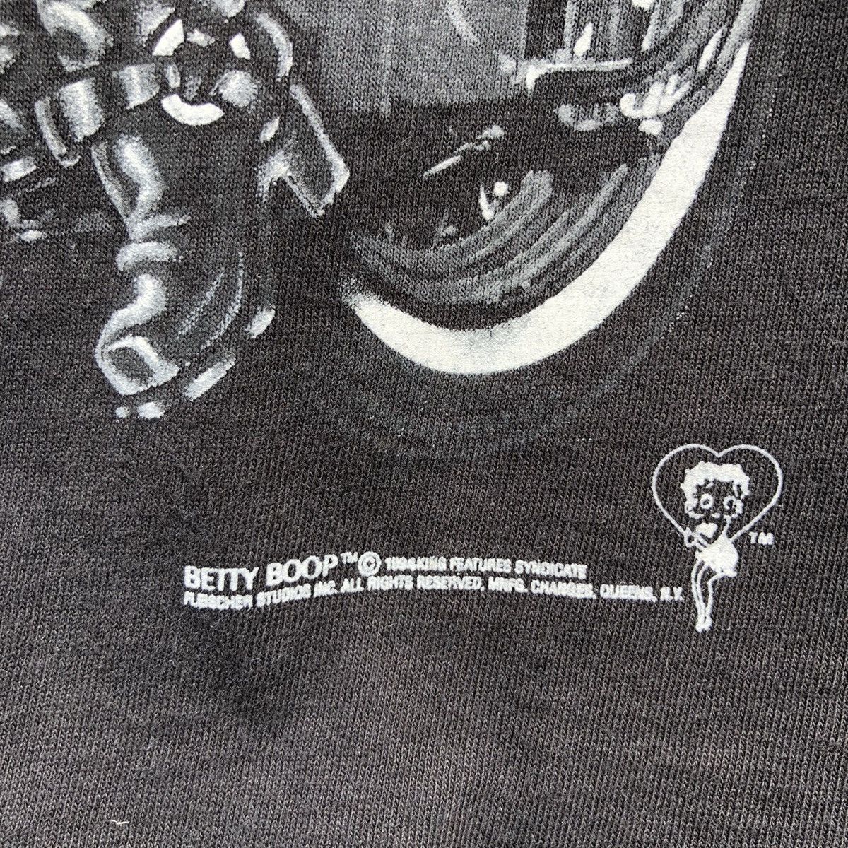 Vintage Vintage 1994 Betty Boop Motorcycle Club Tshirt Size US M / EU 48-50 / 2 - 4 Thumbnail