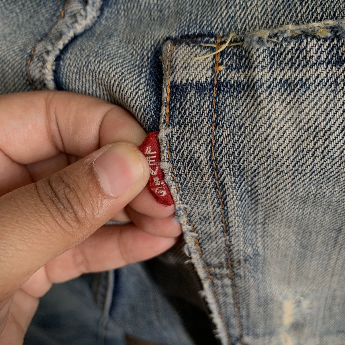 Levi's Vintage Clothing Vtg Levis 501 Selvedge Button J22 Big (E) Distressed Jeans Size US 28 / EU 44 - 13 Thumbnail