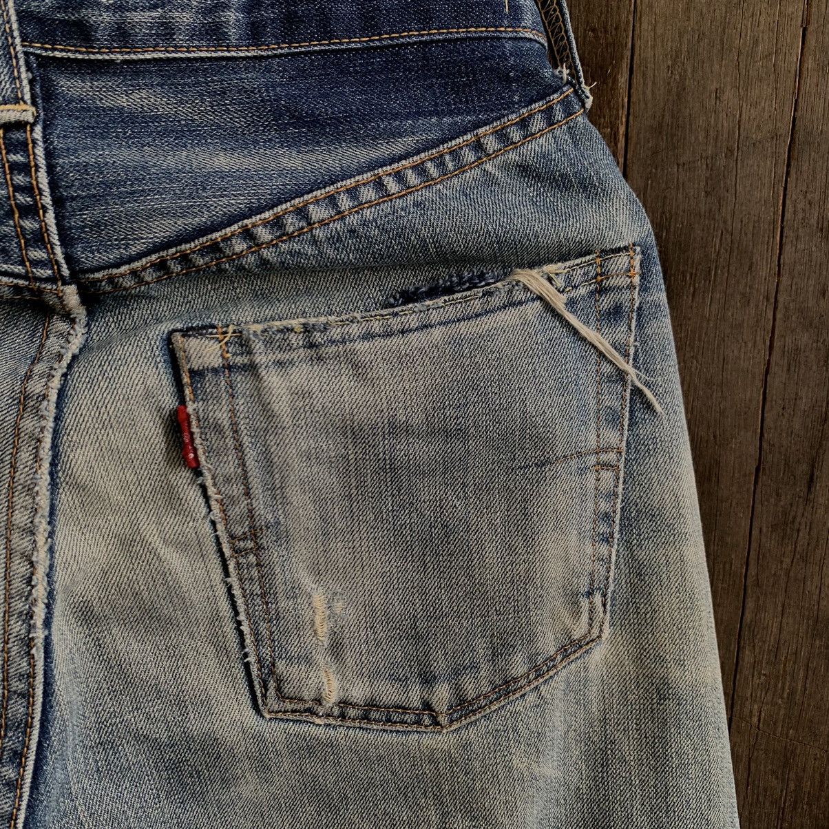 Levi's Vintage Clothing Vtg Levis 501 Selvedge Button J22 Big (E) Distressed Jeans Size US 28 / EU 44 - 11 Thumbnail
