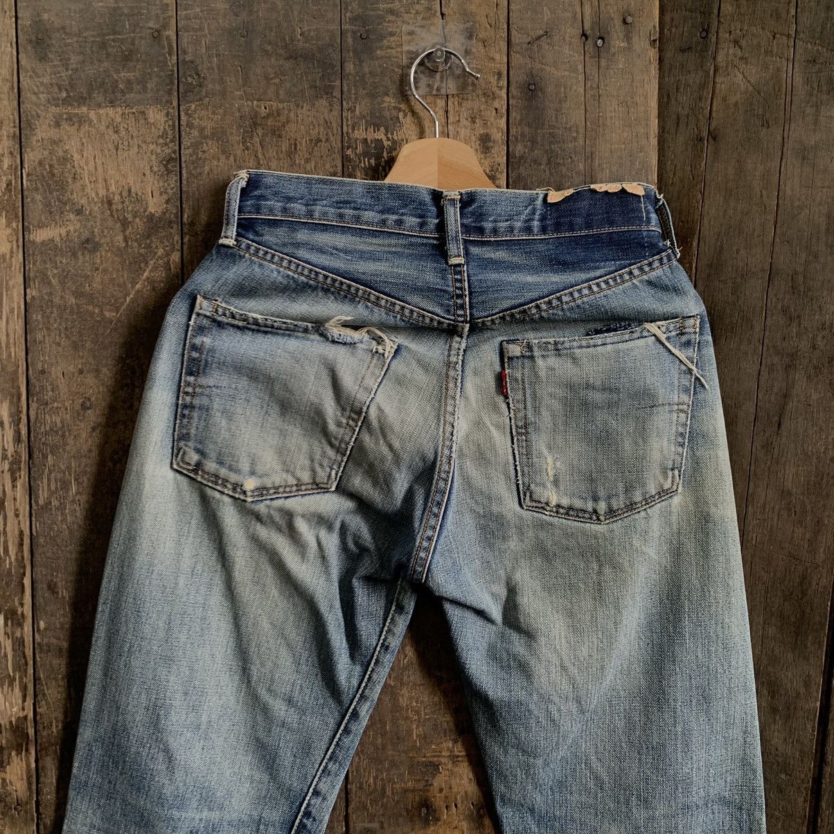 Levi's Vintage Clothing Vtg Levis 501 Selvedge Button J22 Big (E) Distressed Jeans Size US 28 / EU 44 - 9 Thumbnail
