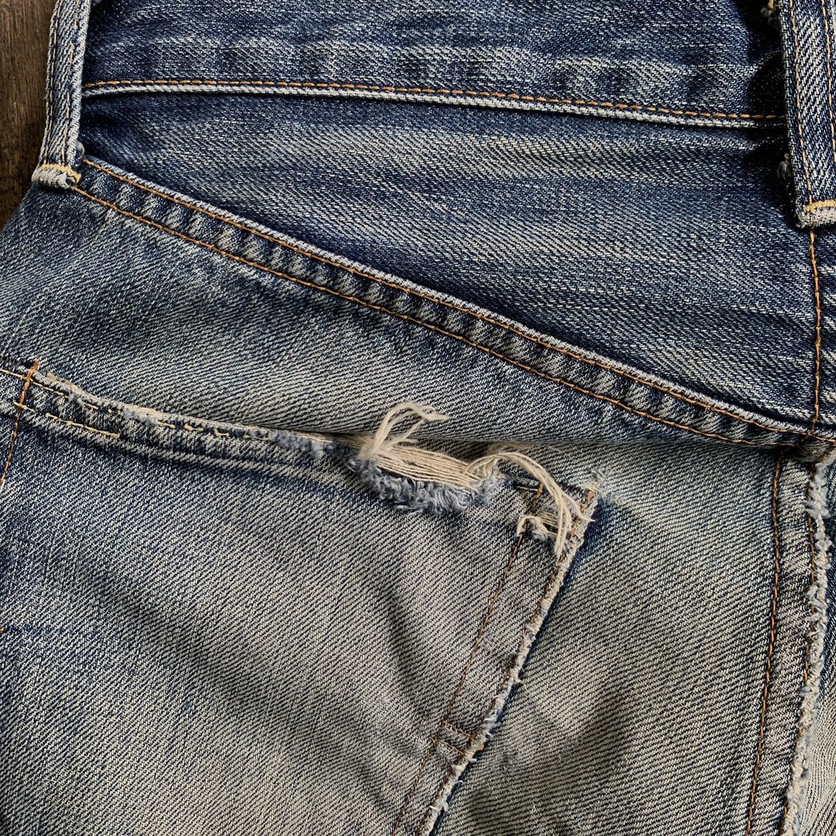 Levi's Vintage Clothing Vtg Levis 501 Selvedge Button J22 Big (E) Distressed Jeans Size US 28 / EU 44 - 10 Thumbnail
