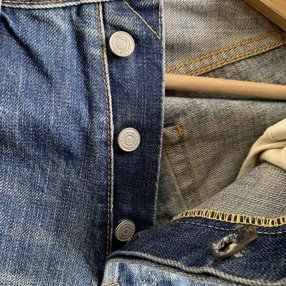 Levi's Vintage Clothing Vtg Levis 501 Selvedge Button J22 Big (E) Distressed Jeans Size US 28 / EU 44 - 7 Thumbnail
