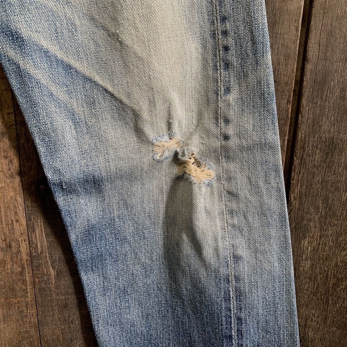 Levi's Vintage Clothing Vtg Levis 501 Selvedge Button J22 Big (E) Distressed Jeans Size US 28 / EU 44 - 4 Thumbnail