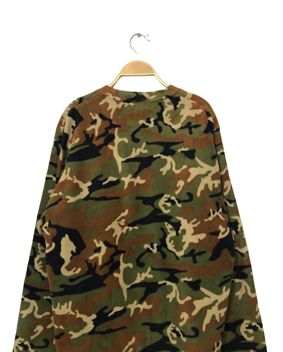 Andy Warhol × Vintage Vintage Andy Warhol X Uniqlo Camo Fleece Sweater Size US M / EU 48-50 / 2 - 8 Thumbnail