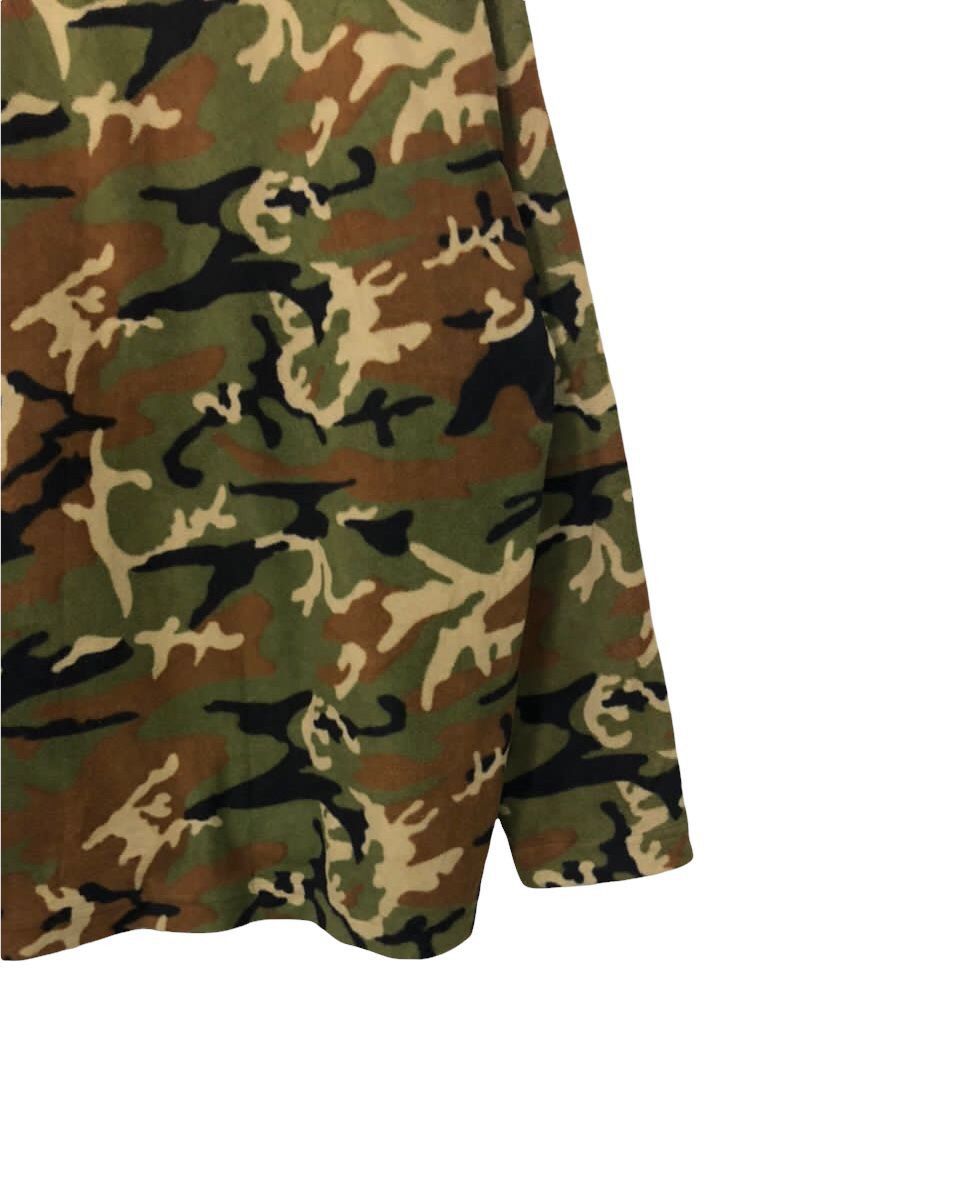 Andy Warhol × Vintage Vintage Andy Warhol X Uniqlo Camo Fleece Sweater Size US M / EU 48-50 / 2 - 6 Thumbnail