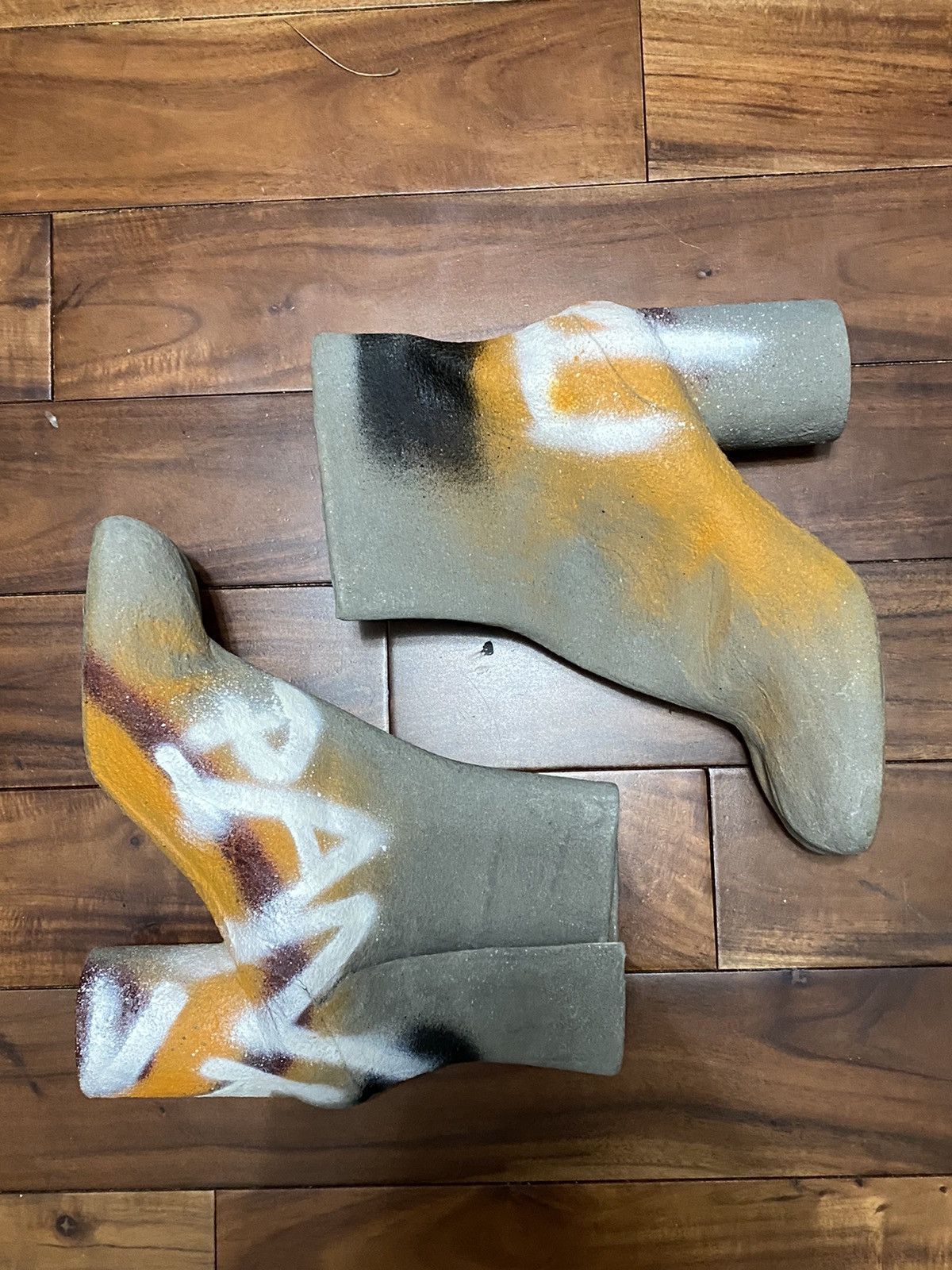 Maison Margiela NEW 1/150 “PAW” hand painted cement resin tabi Size US 7 / EU 40 - 2 Thumbnail