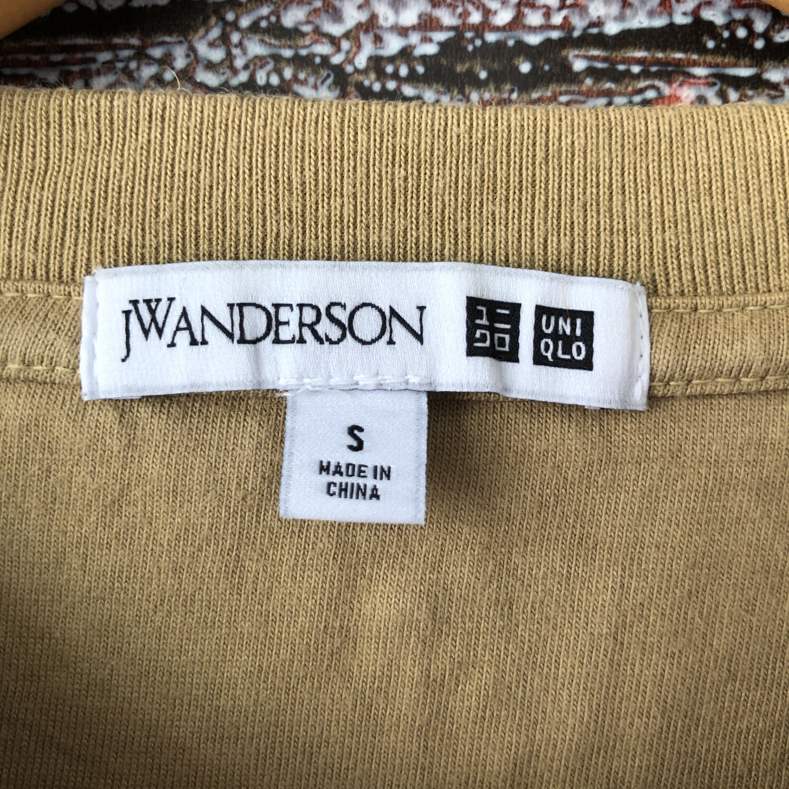JW Anderson × Uniqlo J W Anderson Uniqlo Duck Bird Big Logo Beige Tee Shirt S Size US S / EU 44-46 / 1 - 2 Thumbnail