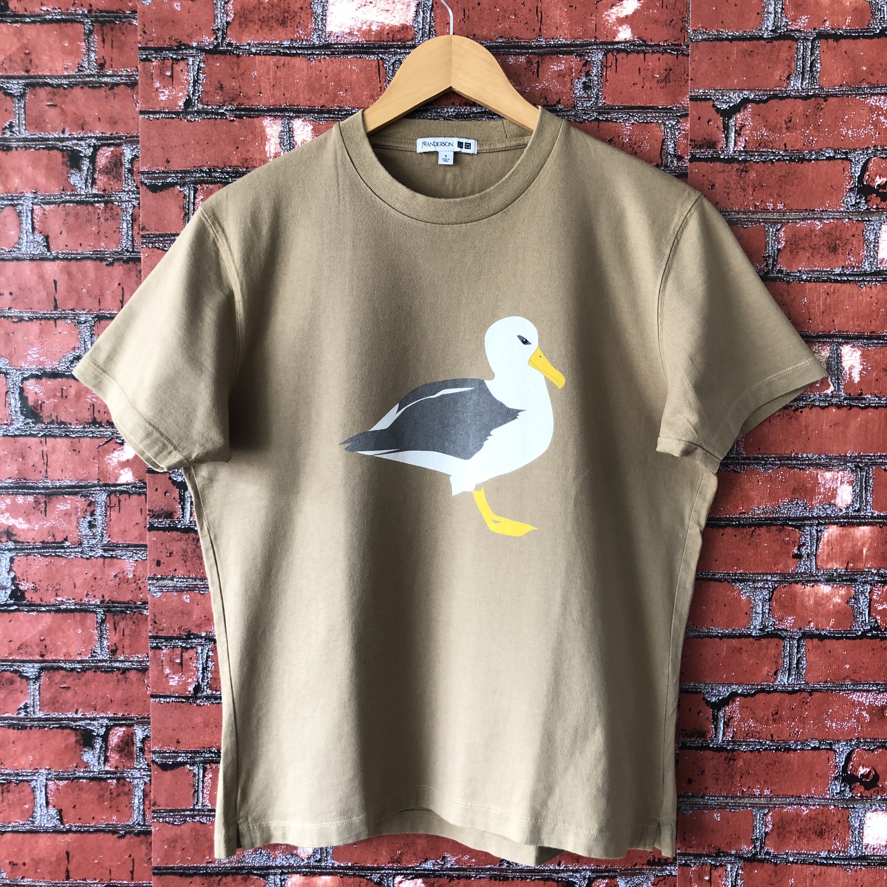 J W Anderson Uniqlo Duck Bird Big Logo Beige Tee Shirt S
