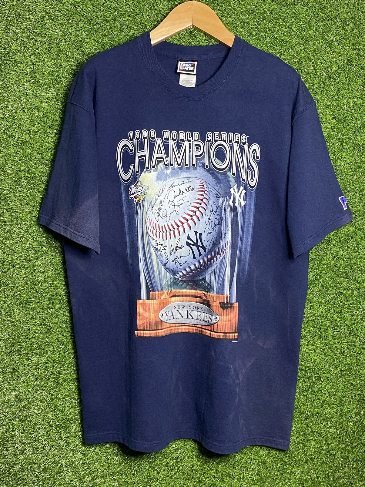 Vintage 🚨Vintage New York Yankees World Series Champions T-Shirt Size US XL / EU 56 / 4 - 1 Thumbnail