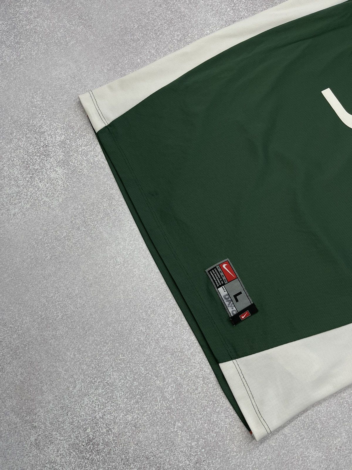 Nike × Vintage Vintage Nike Team Miami 32 Jersey size L Size US L / EU 52-54 / 3 - 4 Thumbnail