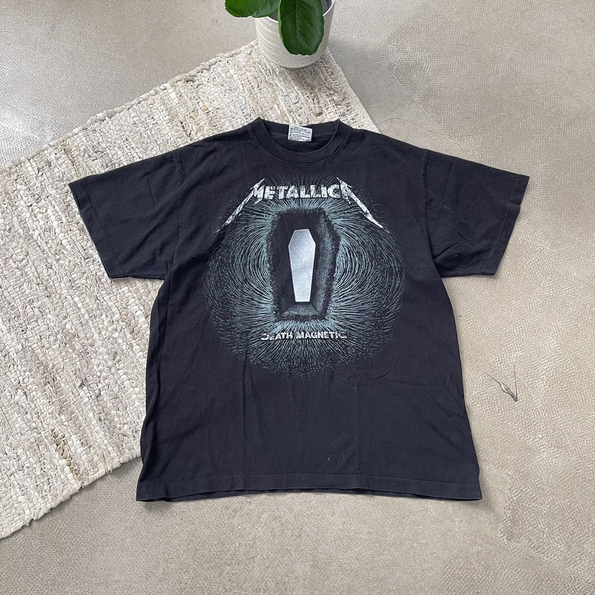 00sLLICAヴィンテージTシャツDeath Magnetic短丈 00'sMETALLICAヴィンテージTシャツDeath Magnetic短丈 - メルカリ