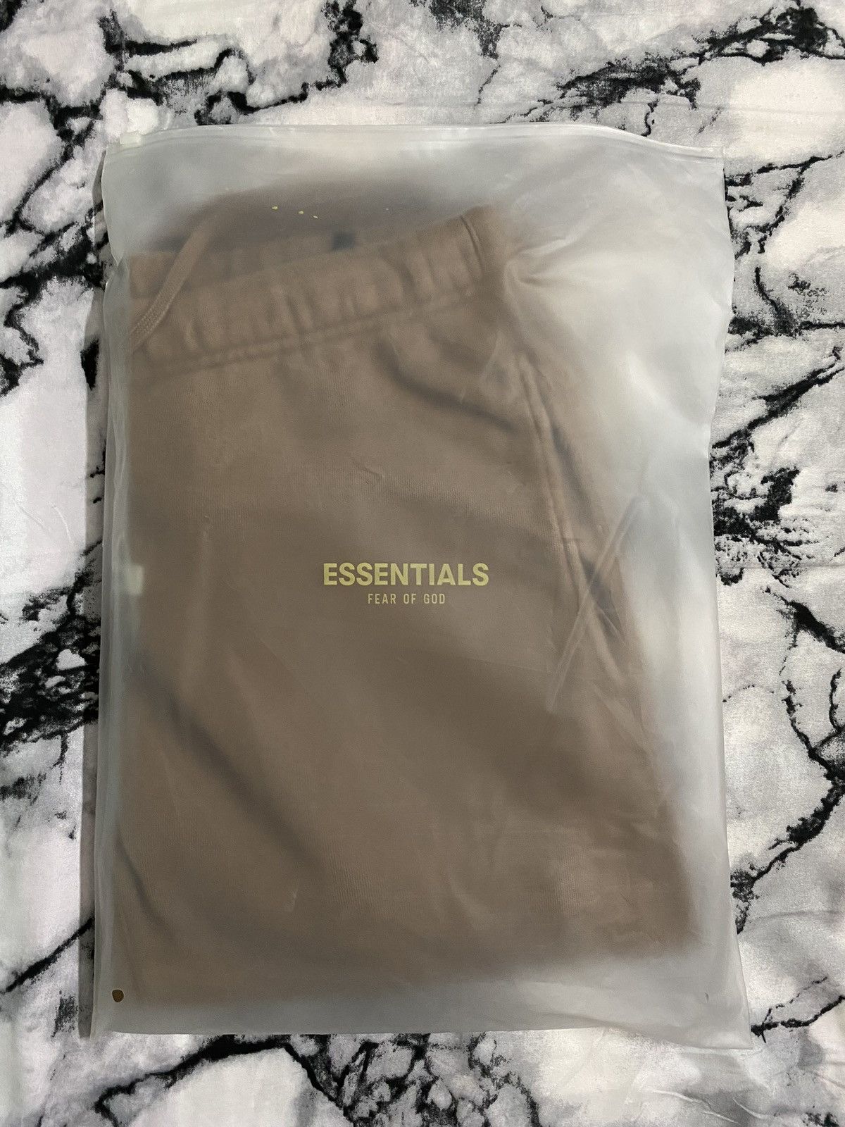 premium essentials woven pant