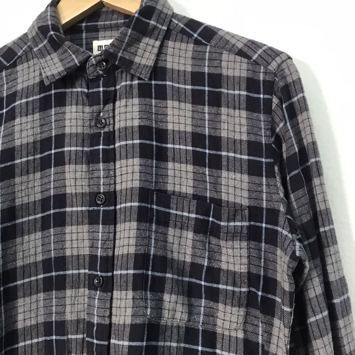 Flannel Nice❗️Uniqlo Flannel Button Up Shirt Grey Size US M / EU 48-50 / 2 - 4 Thumbnail