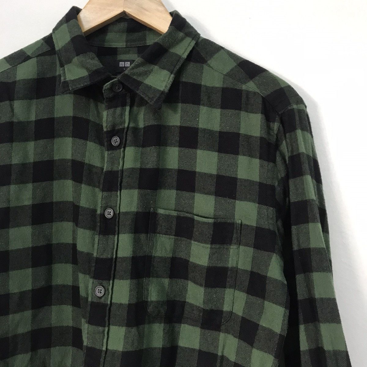 Flannel Nice❗️Uniqlo Flannel Button Up Shirt Green Size US L / EU 52-54 / 3 - 4 Thumbnail