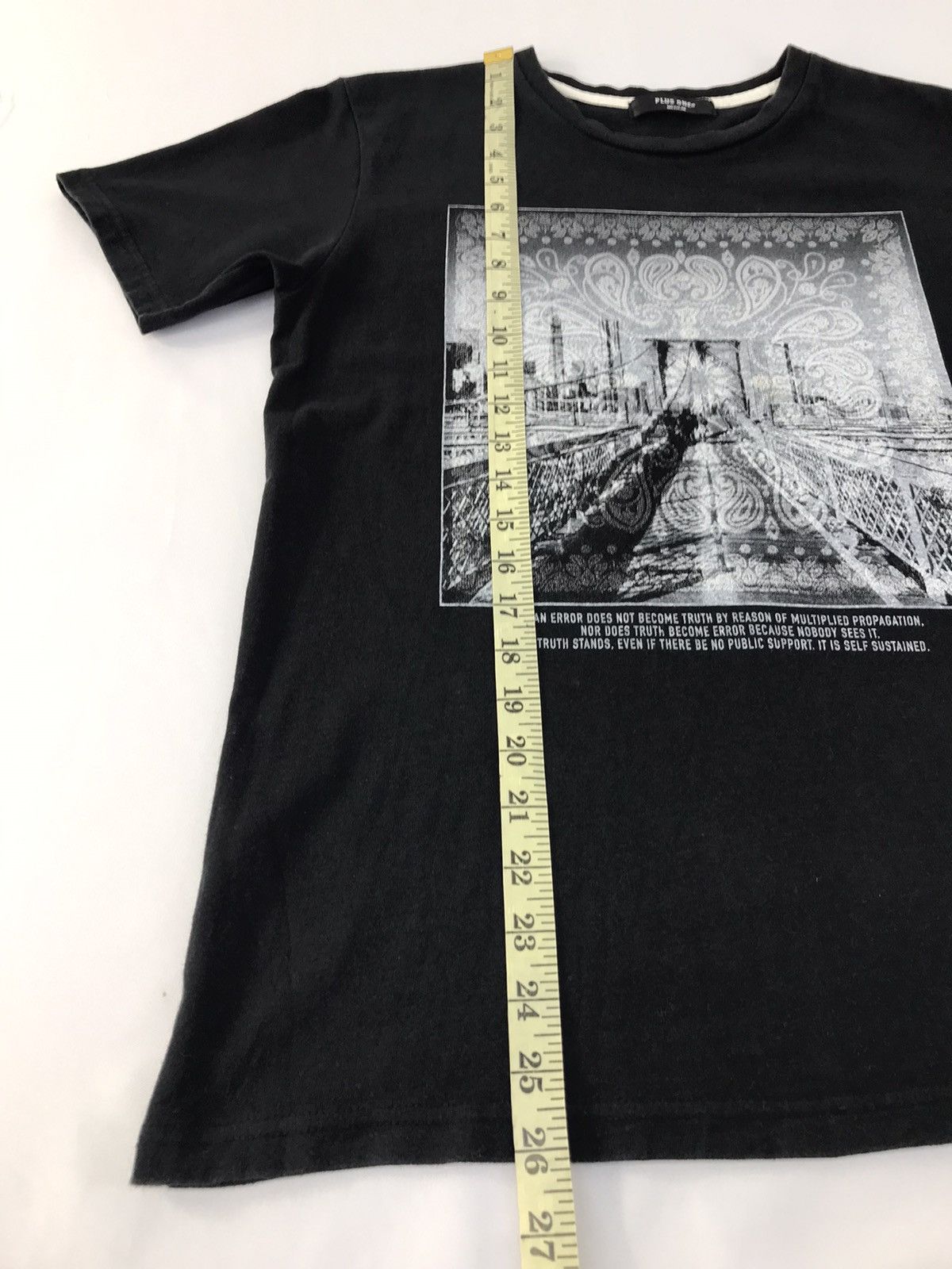 Japanese Brand Vintage Plus One Paisley Art Tee Design Size US S / EU 44-46 / 1 - 9 Thumbnail