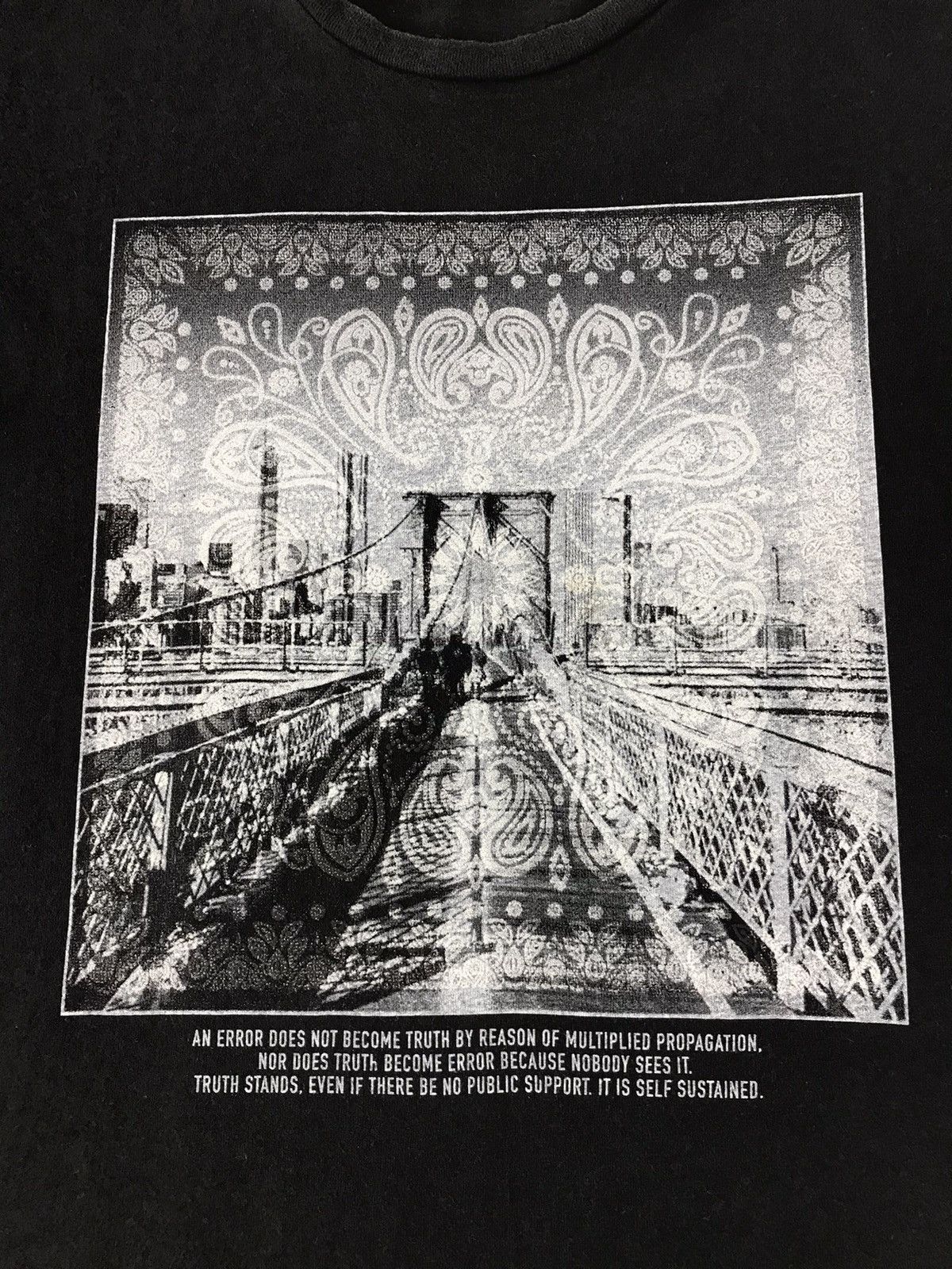 Japanese Brand Vintage Plus One Paisley Art Tee Design Size US S / EU 44-46 / 1 - 4 Thumbnail