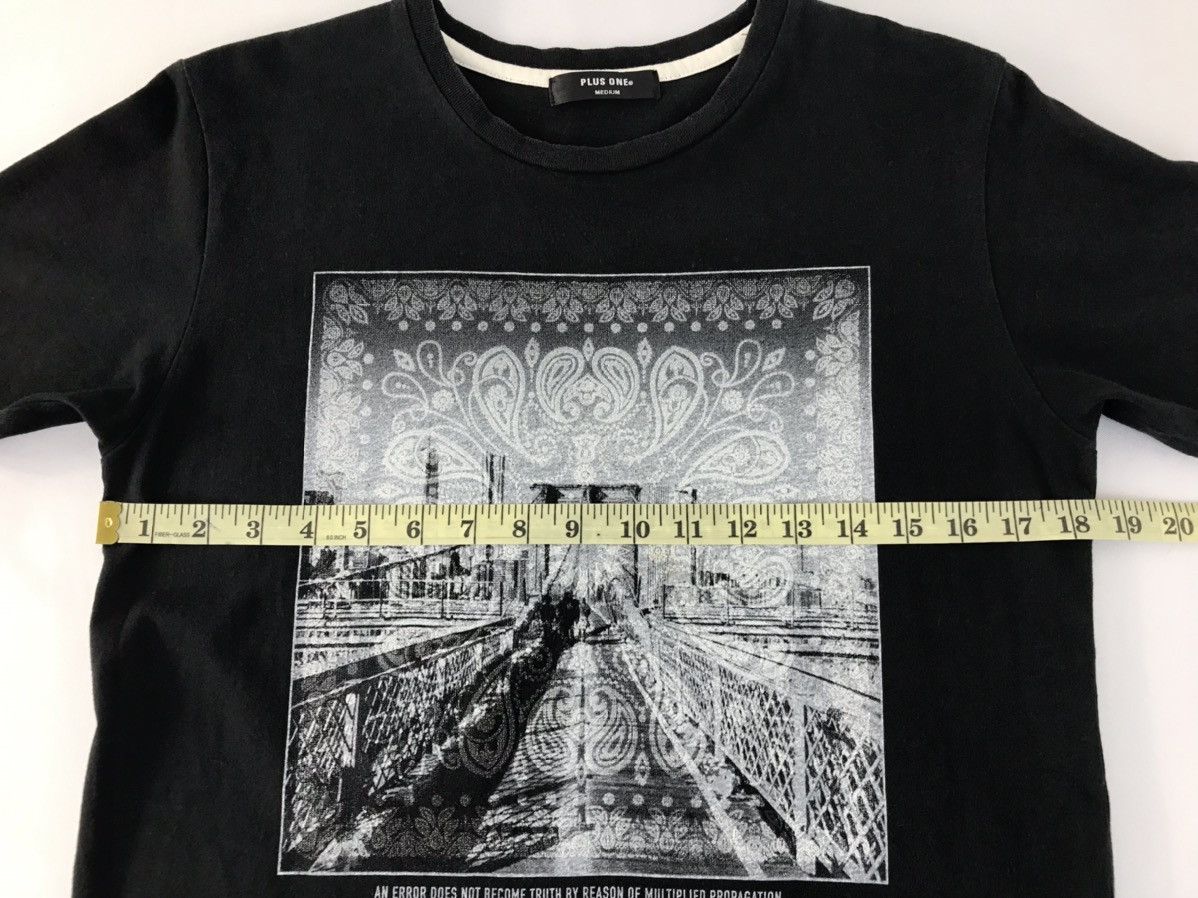 Japanese Brand Vintage Plus One Paisley Art Tee Design Size US S / EU 44-46 / 1 - 8 Thumbnail