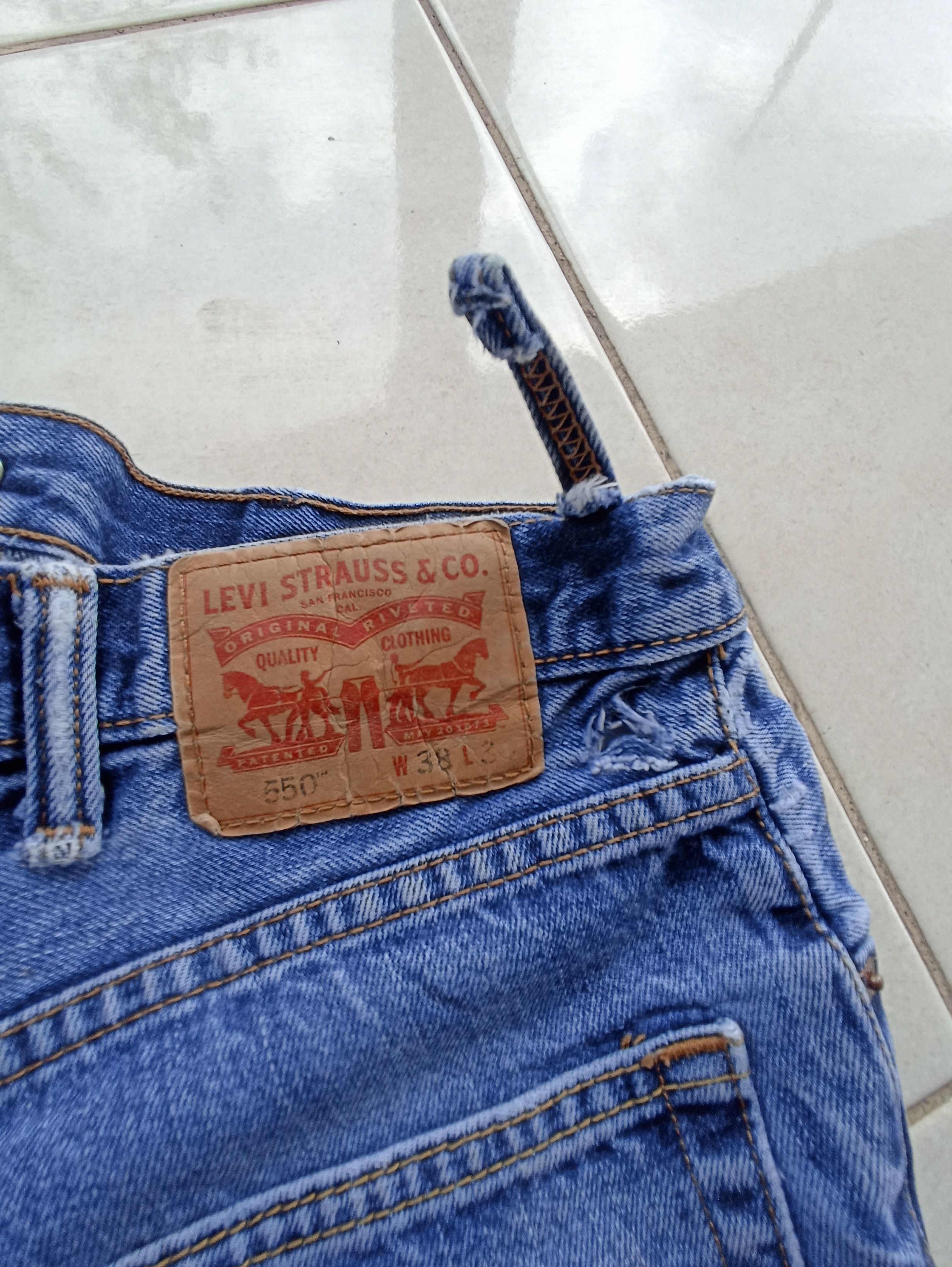 Jean × Levi's × Vintage Vintage Levis 550 Blue Jeans - J202 Size US 39 - 10 Thumbnail