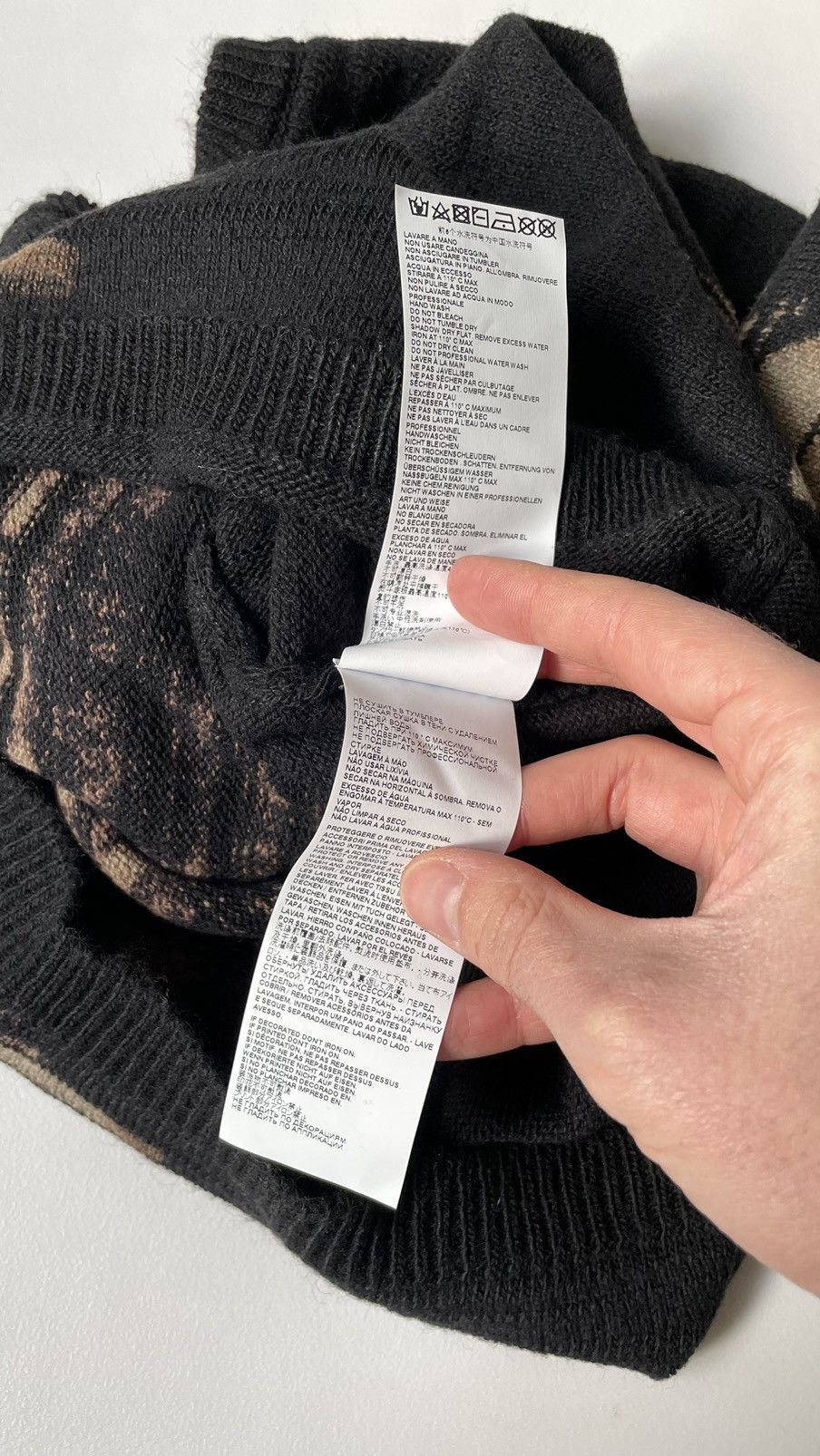 Maison Margiela A/W 22 Black Wool ‘Bleach Dye’ Sweater Size M / US 6-8 / IT 42-44 - 9 Thumbnail