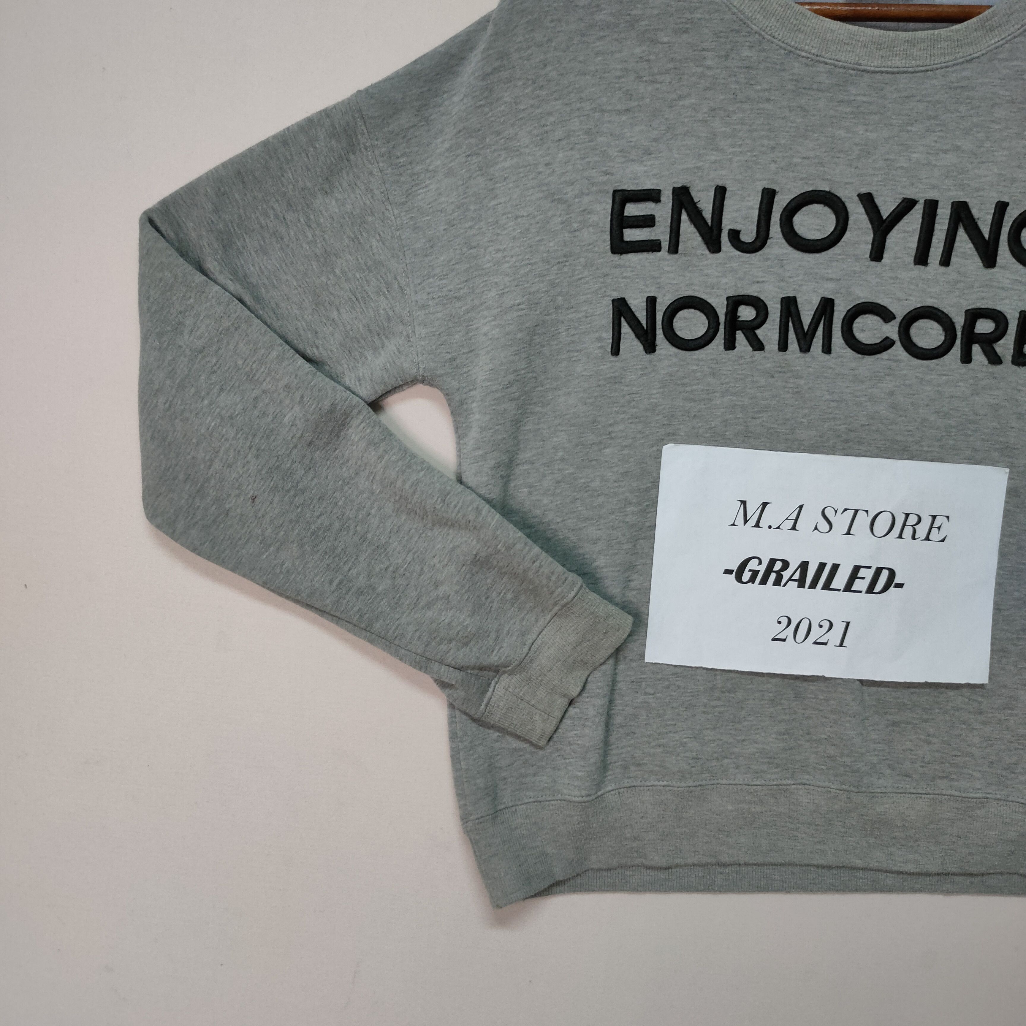 Vintage VINTAGE SHINY RIPPLE EMBROIDERY LOGO SWEATSHIRT Size US M / EU 48-50 / 2 - 4 Thumbnail