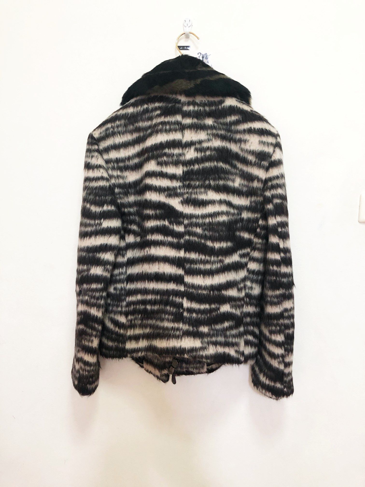 Bottega Veneta [FINAL PRICE] Bottega Venetta Lamb Fur Jacket [RRP $2,900] Size US S / EU 44-46 / 1 - 7 Thumbnail