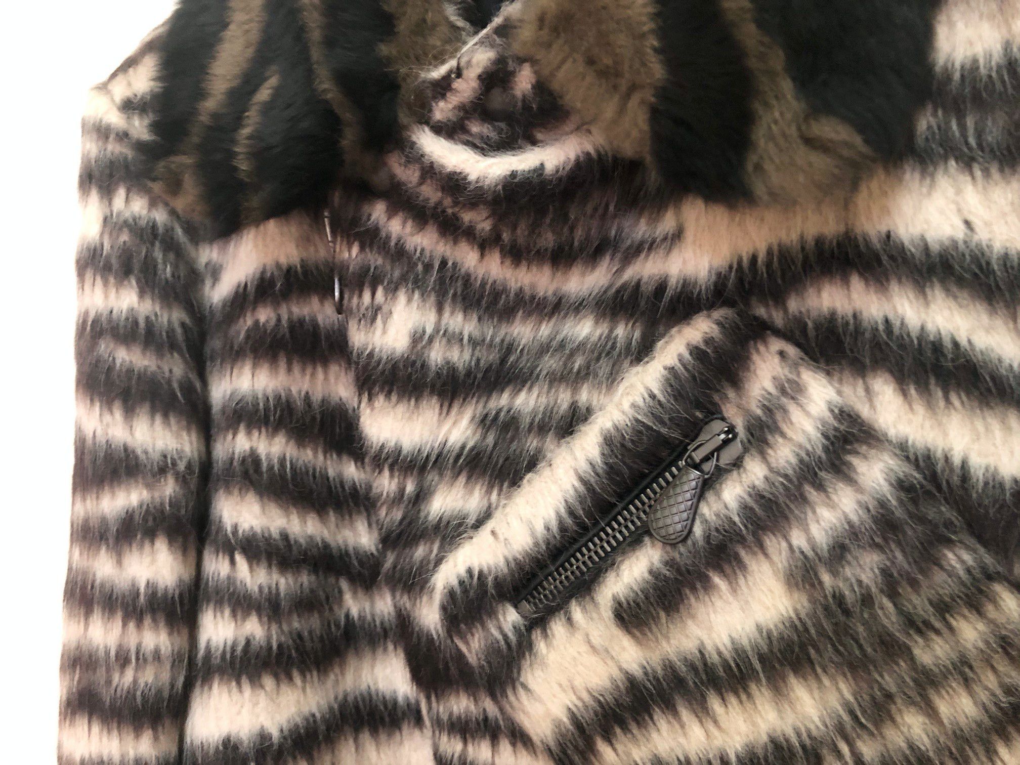 Bottega Veneta [FINAL PRICE] Bottega Venetta Lamb Fur Jacket [RRP $2,900] Size US S / EU 44-46 / 1 - 4 Thumbnail