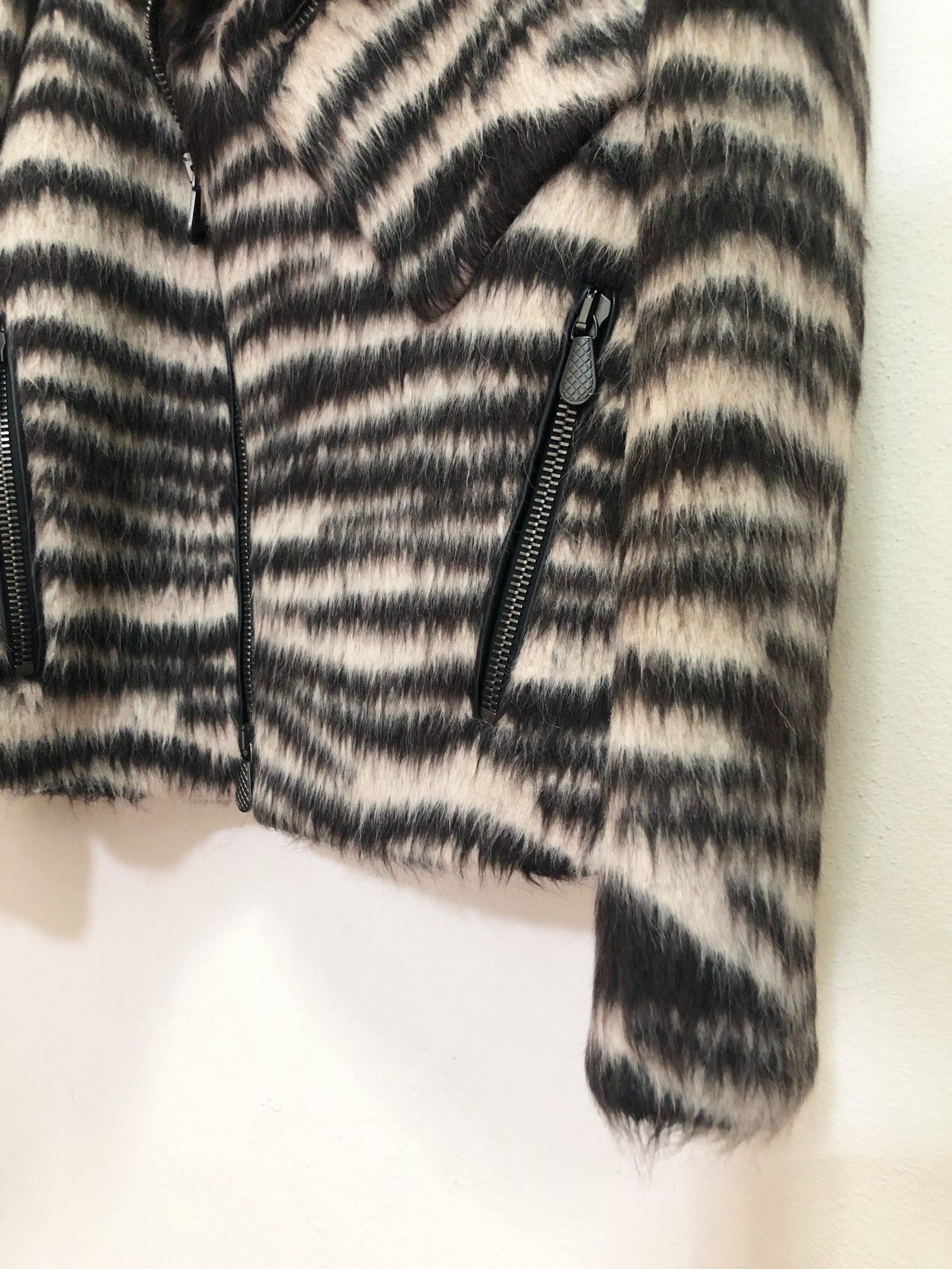 Bottega Veneta [FINAL PRICE] Bottega Venetta Lamb Fur Jacket [RRP $2,900] Size US S / EU 44-46 / 1 - 5 Thumbnail
