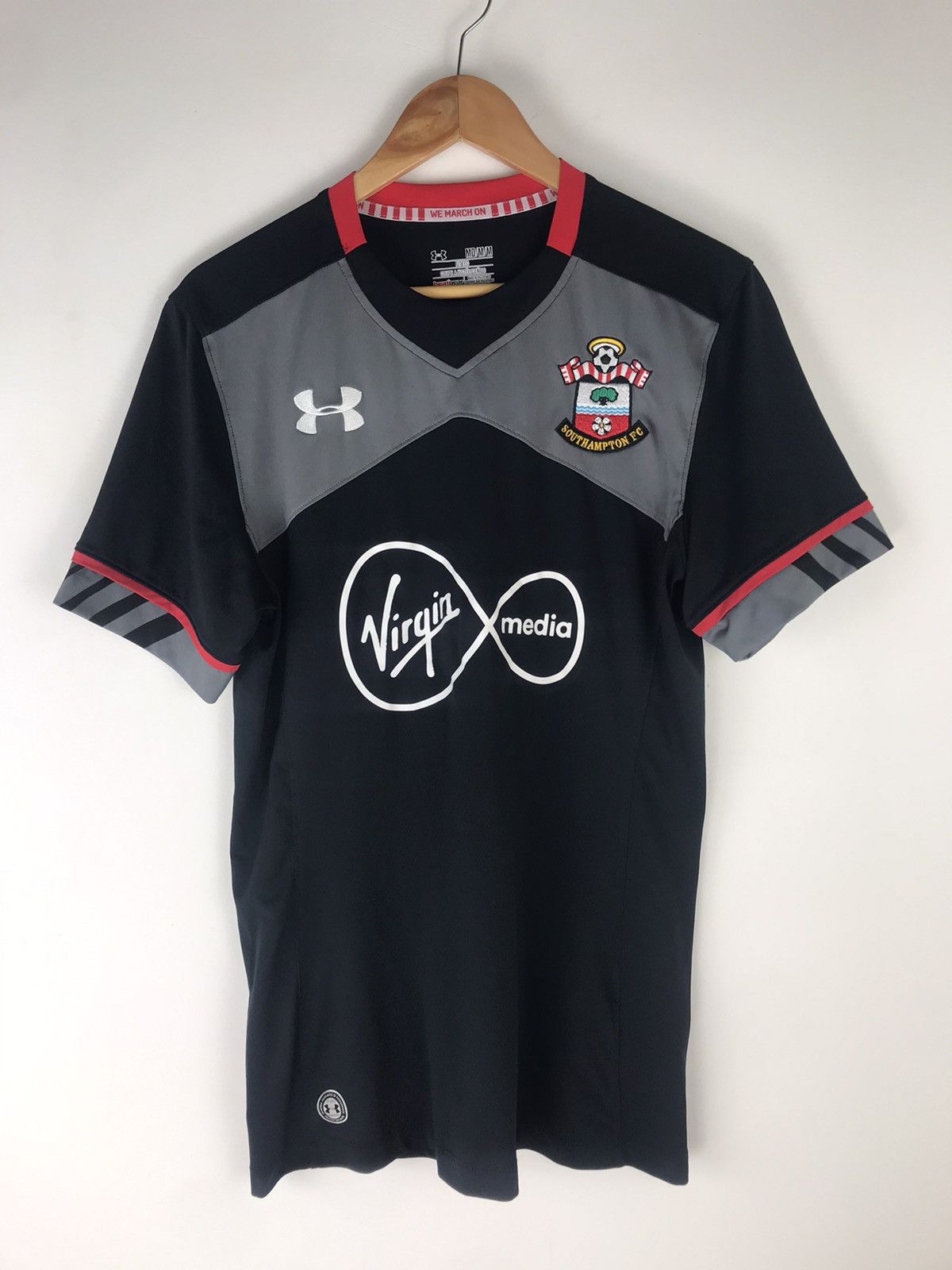 Under Armour SOUTHAMPTON F.C 2016/17 AWAY,SOCCER JERSEY,UNDER ARMOUR,Sz M Size US M / EU 48-50 / 2 - 1 Thumbnail