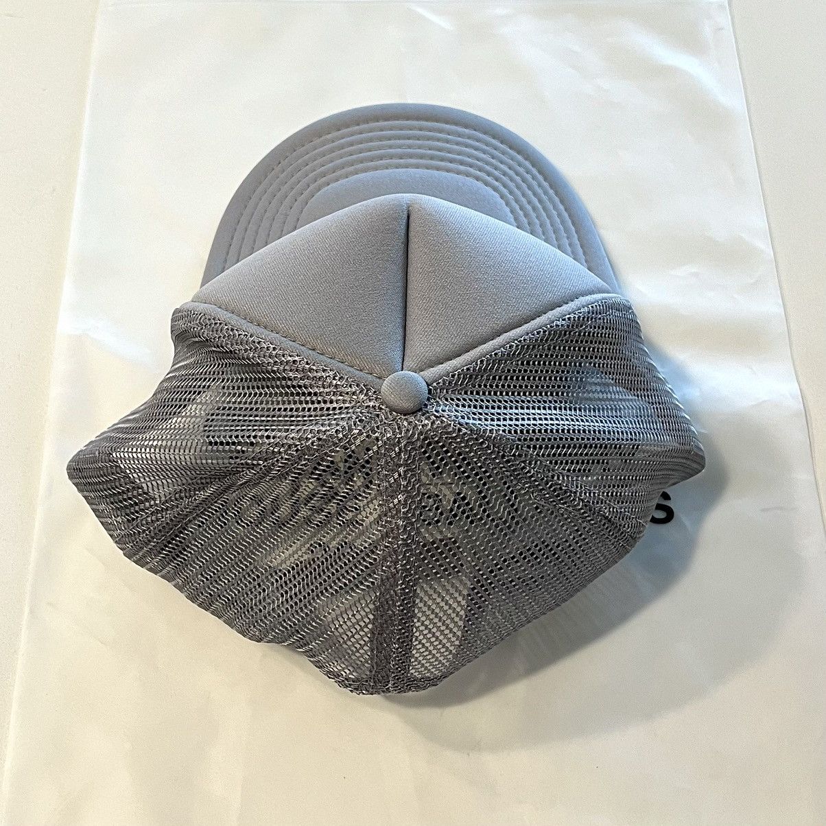 Daniel Arsham × The Weeknd The Weeknd x Daniel Arsham HoB 10th Anniversary Trucker Hat Size ONE SIZE - 3 Thumbnail