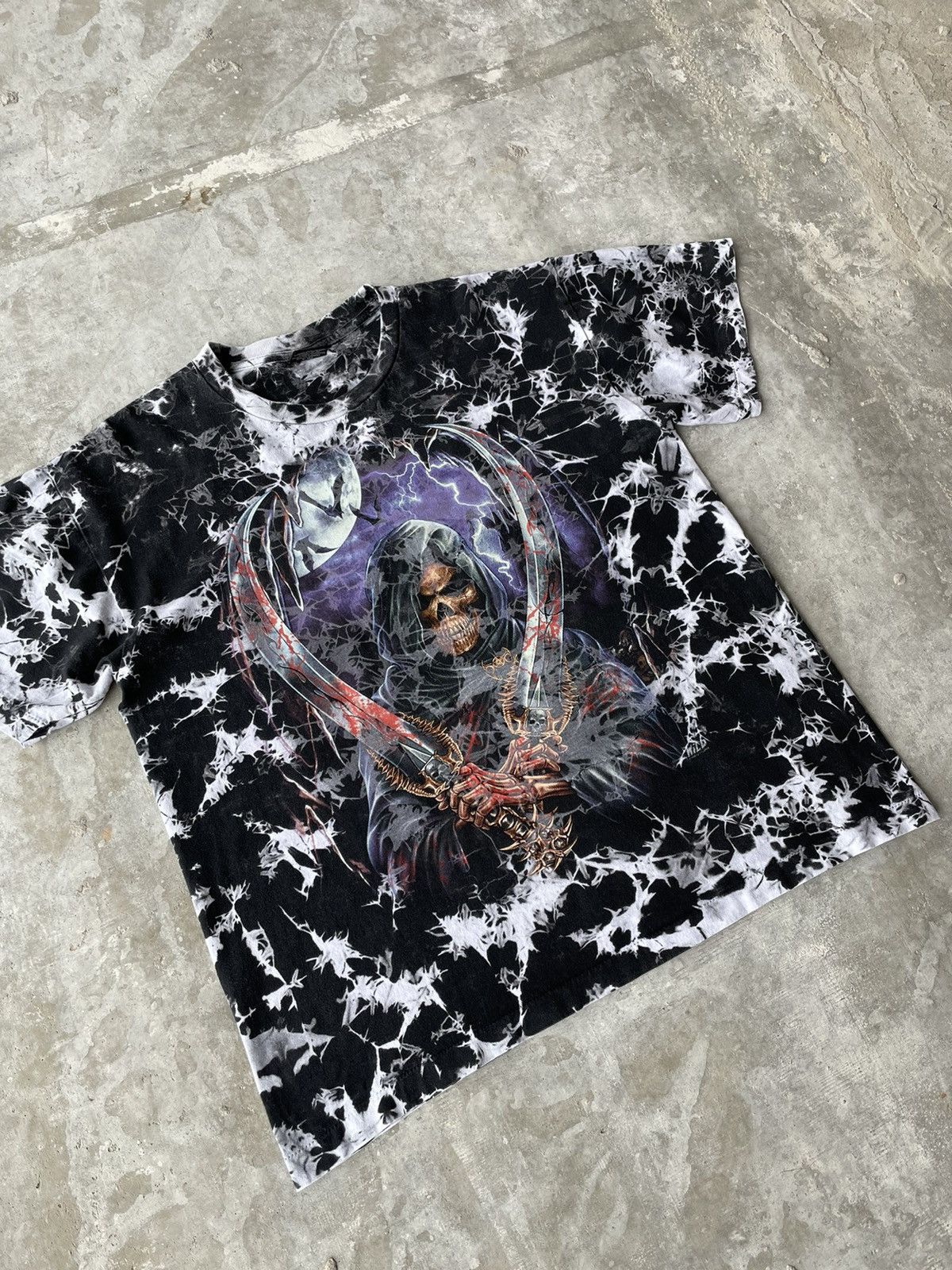 Vintage Vintage Wild Evil Devil Death Full Printed Tee Shirt Size L Size US L / EU 52-54 / 3 - 5 Thumbnail