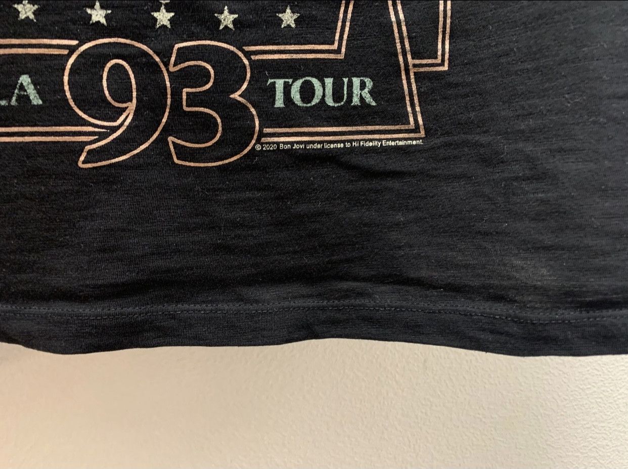 Band Tees Bon Jovi USA TOUR 1993 L size 2020 black rock Size US L / EU 52-54 / 3 - 3 Thumbnail