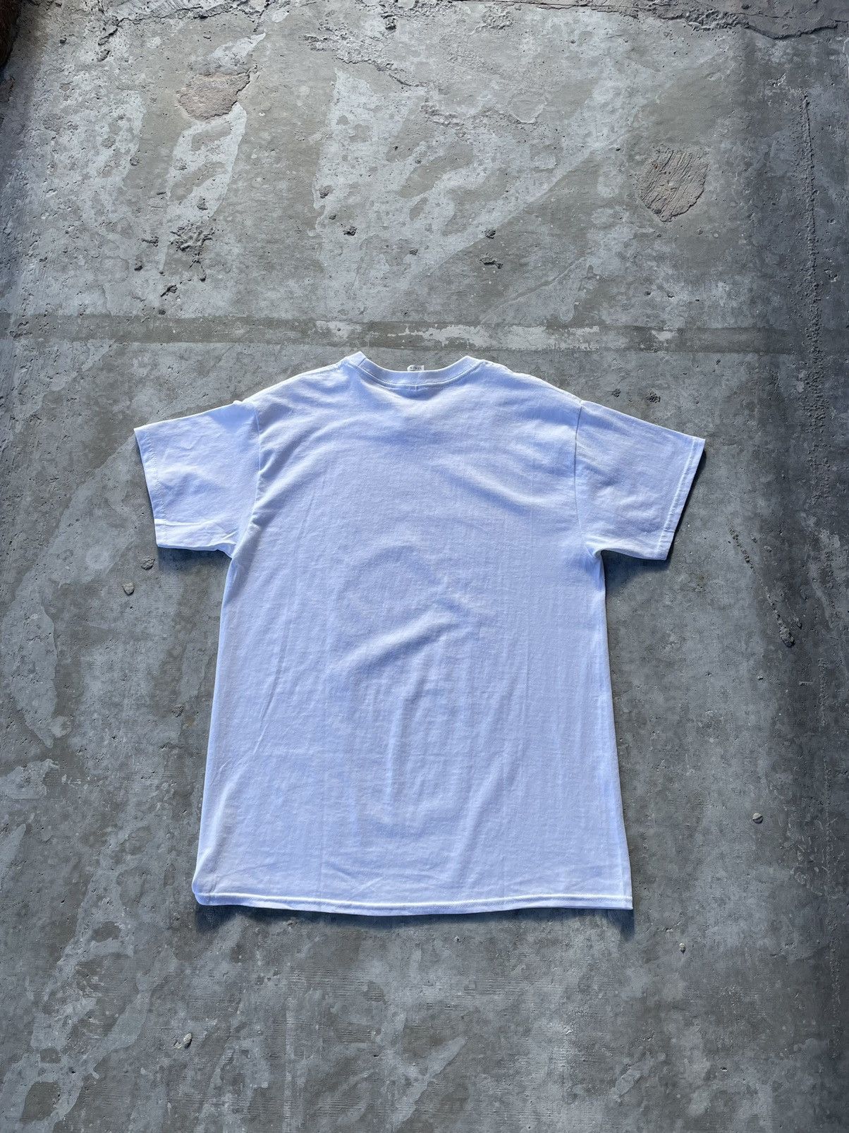 Vintage Vintage Gildan Attack Of The Marshmallow White Tee Size L Size US L / EU 52-54 / 3 - 8 Thumbnail