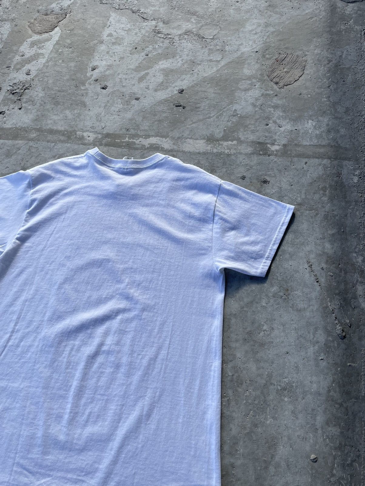 Vintage Vintage Gildan Attack Of The Marshmallow White Tee Size L Size US L / EU 52-54 / 3 - 10 Thumbnail