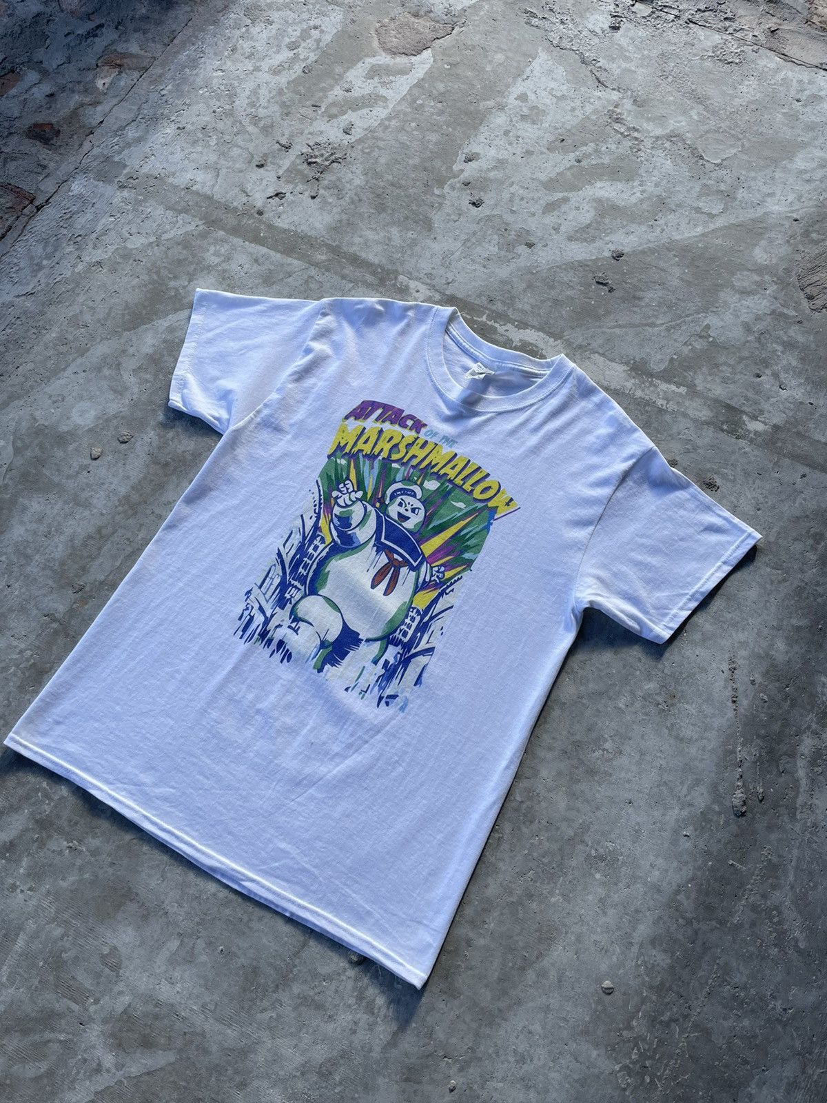 Vintage Vintage Gildan Attack Of The Marshmallow White Tee Size L Size US L / EU 52-54 / 3 - 2 Thumbnail