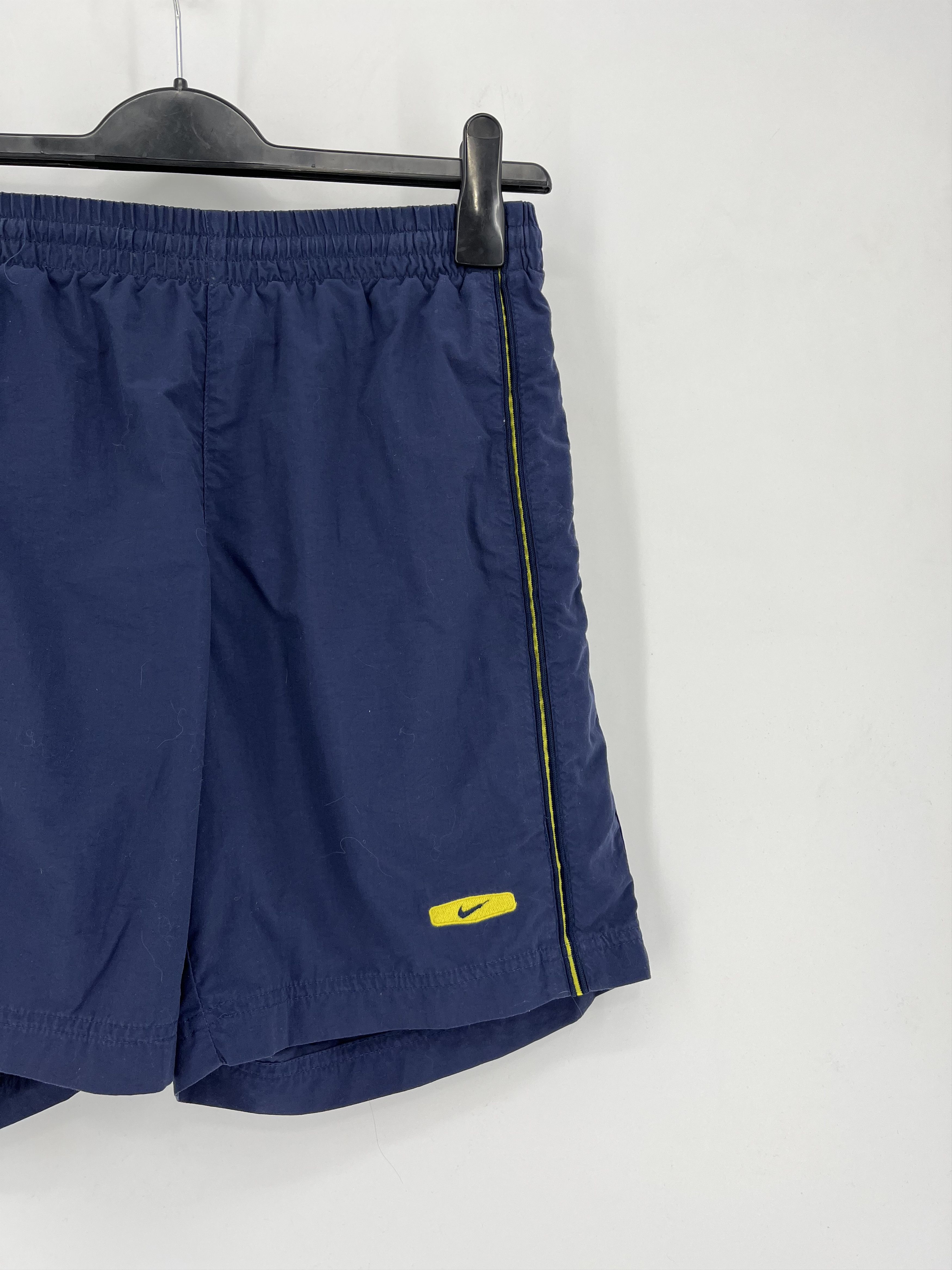 Nike 90s Vintage Nike Swoosh Logo Shorts Travis Style Size US 30 / EU 46 - 4 Thumbnail