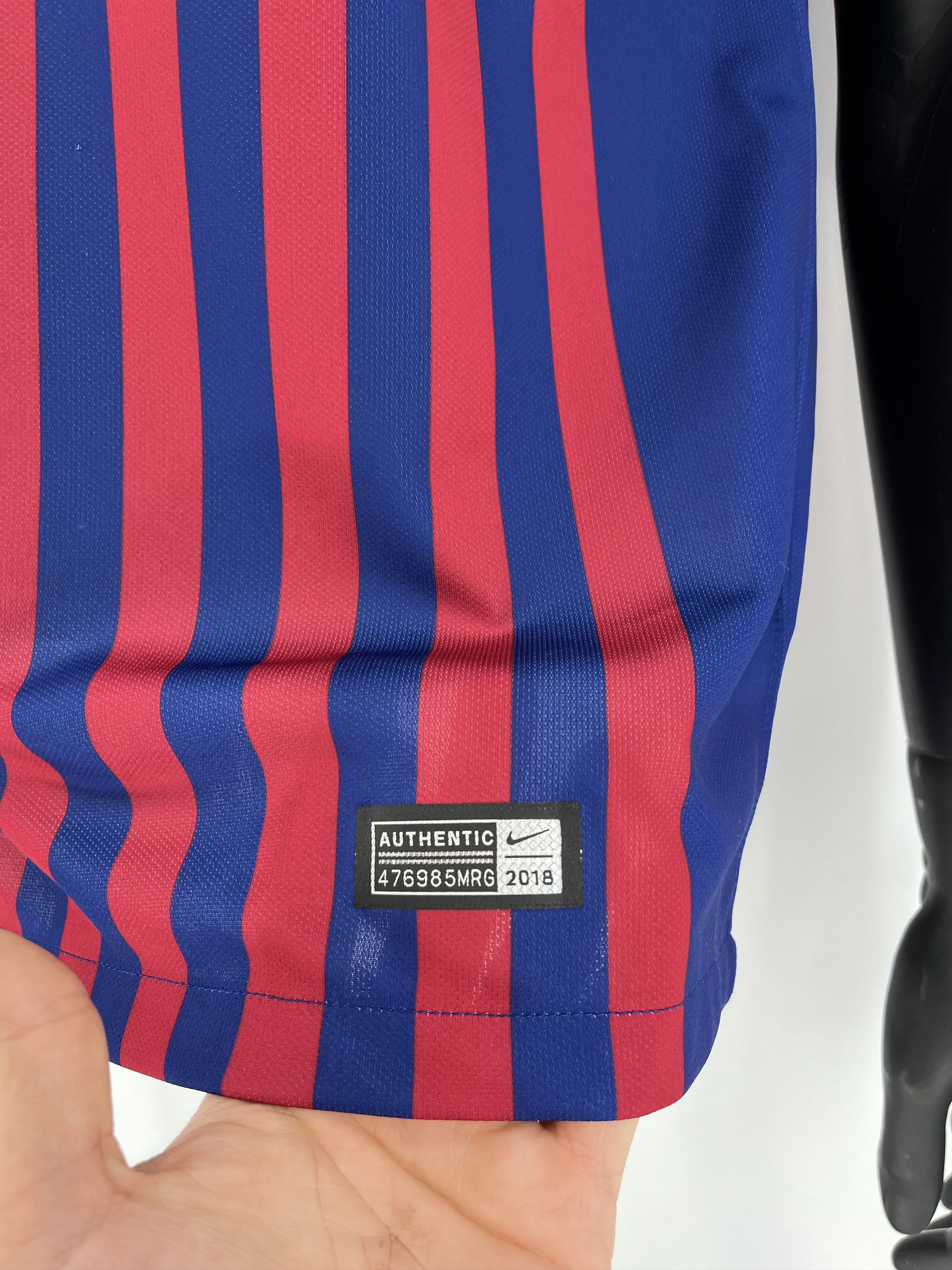 Other Vintage Y2K Nike FC Barcelona Home Soccer Jersey Size US M / EU 48-50 / 2 - 7 Thumbnail