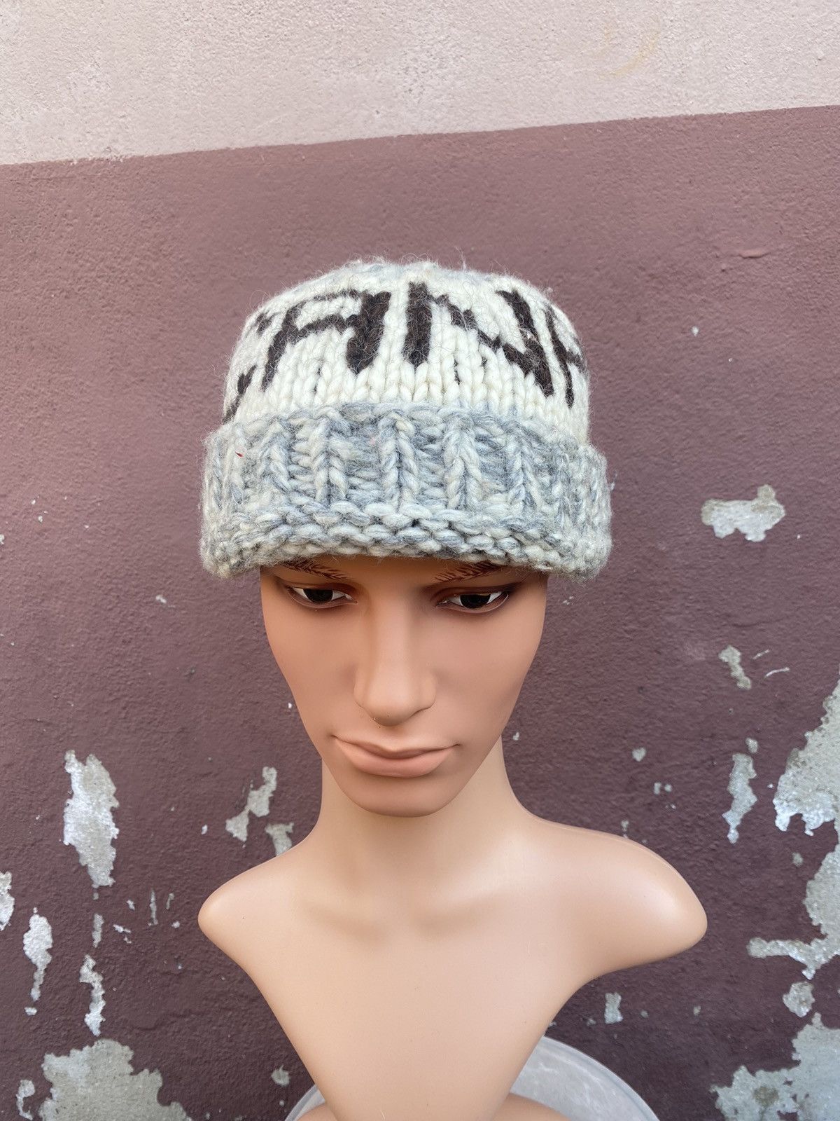 Vintage Vintage Canada Spellout Beanie Hat Size ONE SIZE - 1 Thumbnail
