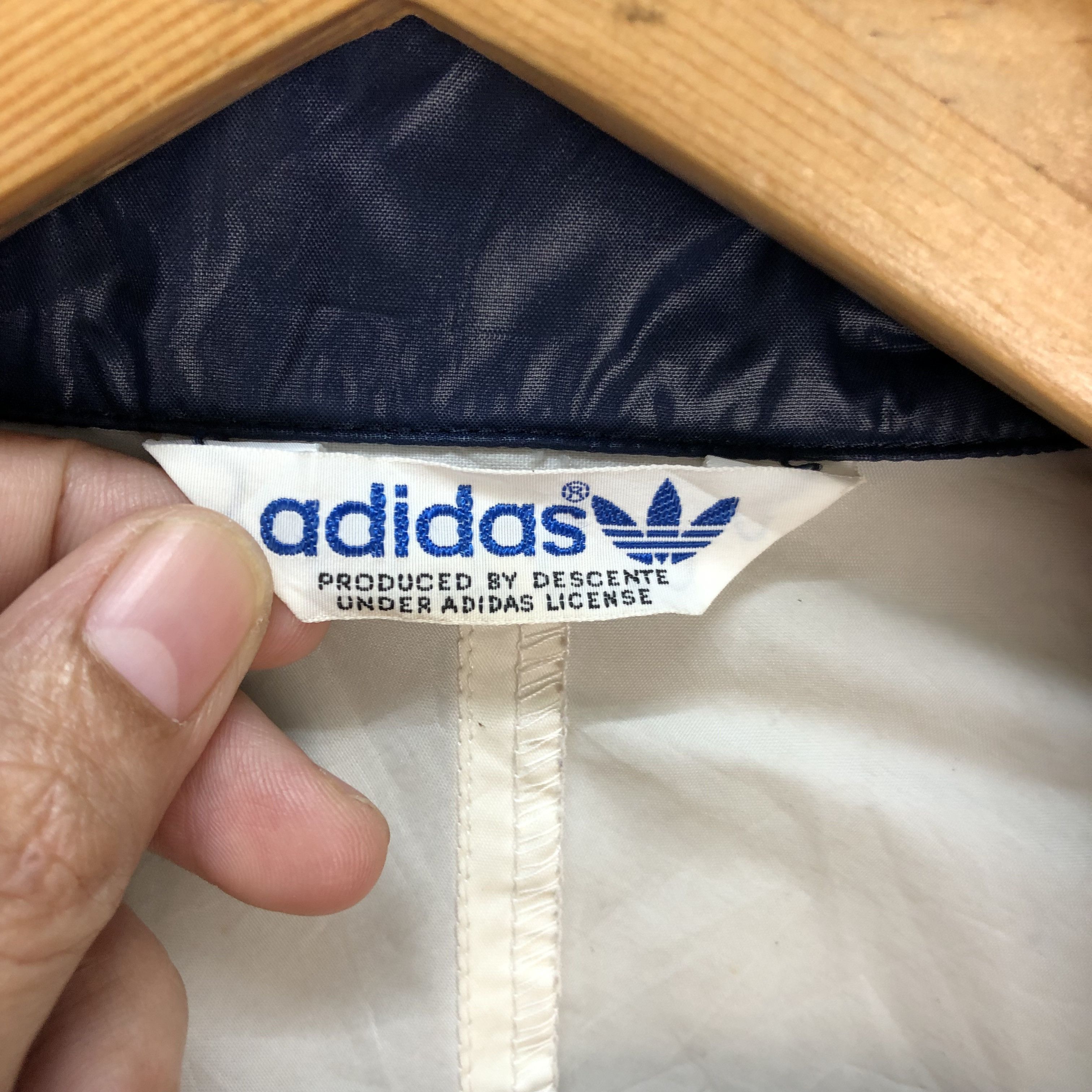 Adidas Vintage 90s Adidas Light Weight Jacket/Windbreaker #5954-215 Size US L / EU 52-54 / 3 - 8 Thumbnail