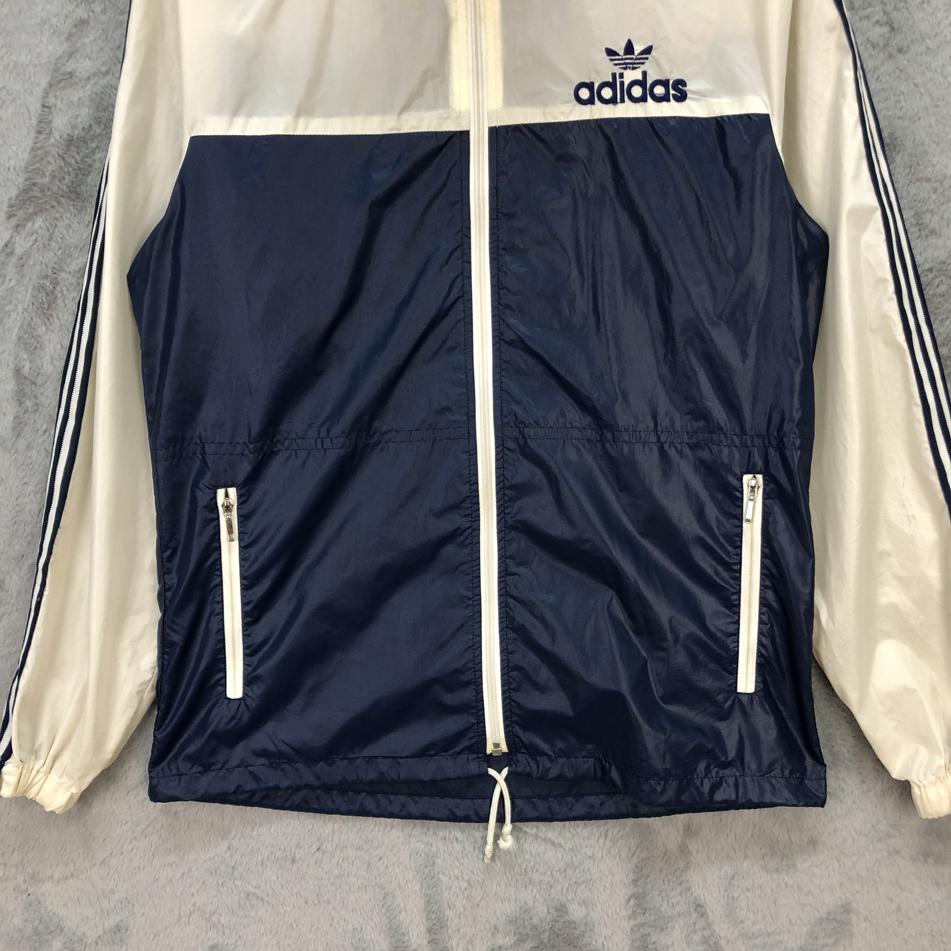 Adidas Vintage 90s Adidas Light Weight Jacket/Windbreaker #5954-215 Size US L / EU 52-54 / 3 - 4 Thumbnail