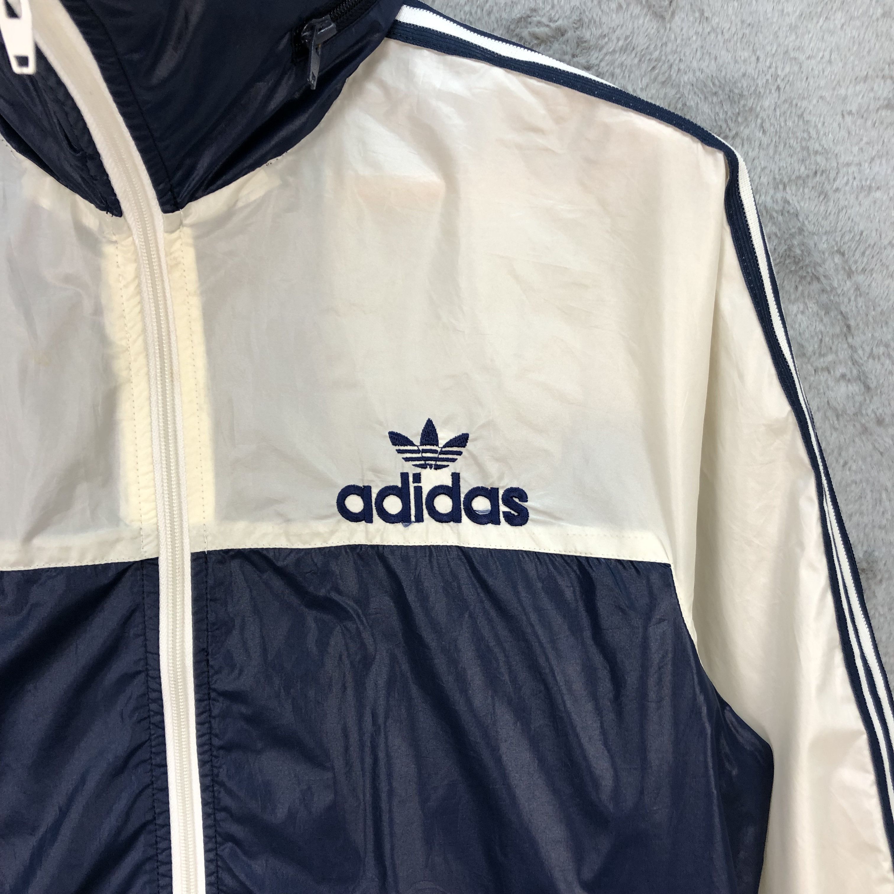 Adidas Vintage 90s Adidas Light Weight Jacket/Windbreaker #5954-215 Size US L / EU 52-54 / 3 - 3 Thumbnail