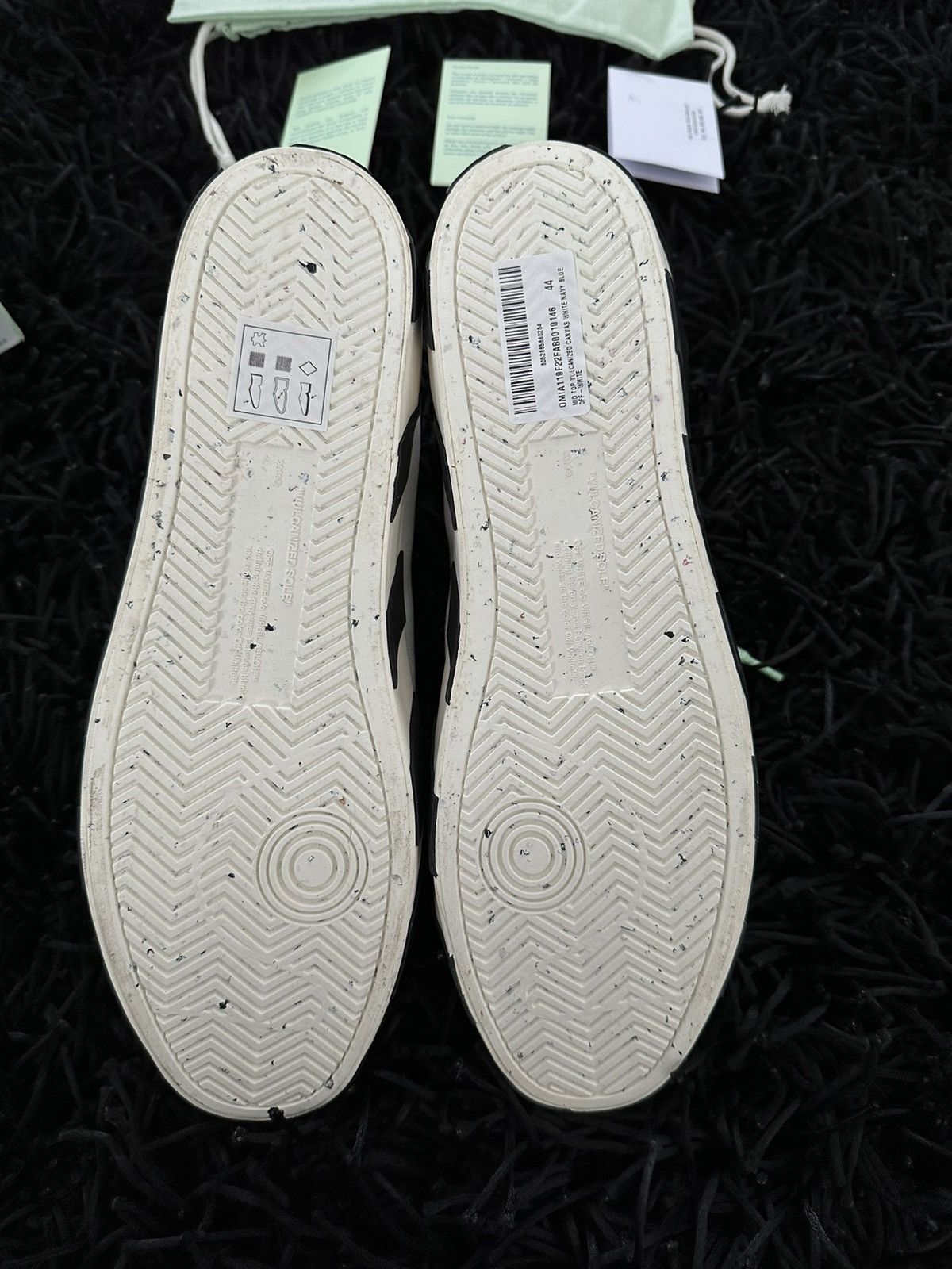Off-White Off-White Vulc Sneakers Size US 11 / EU 44 - 6 Thumbnail
