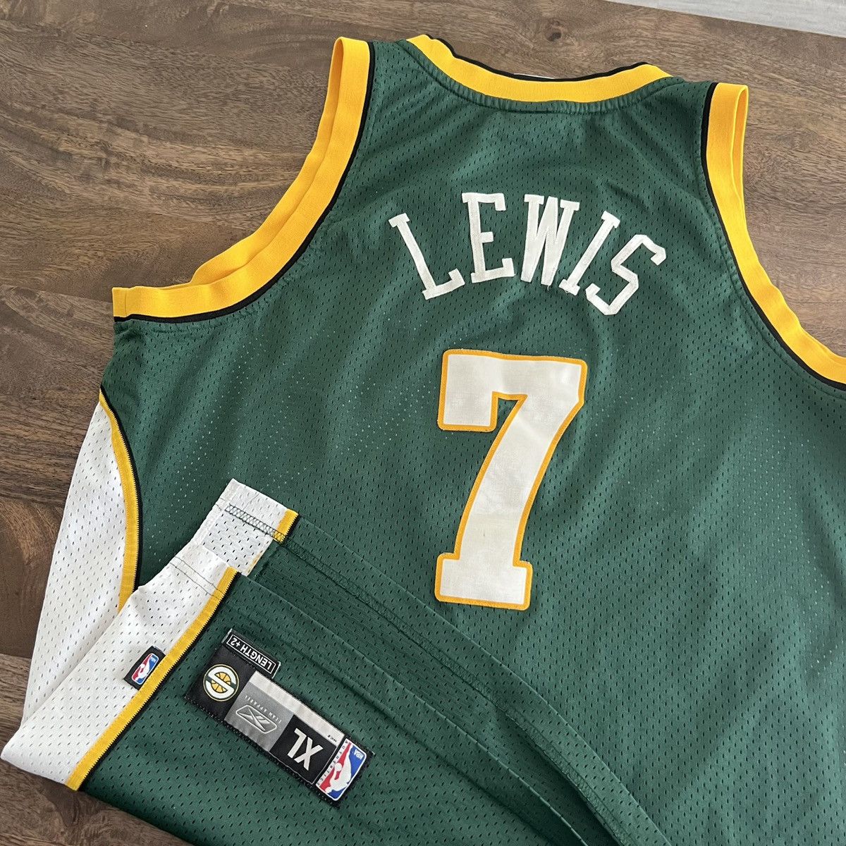 NBA Seattle SuperSonics Rashard Lewis jersey Size US XL / EU 56 / 4 - 2 Thumbnail
