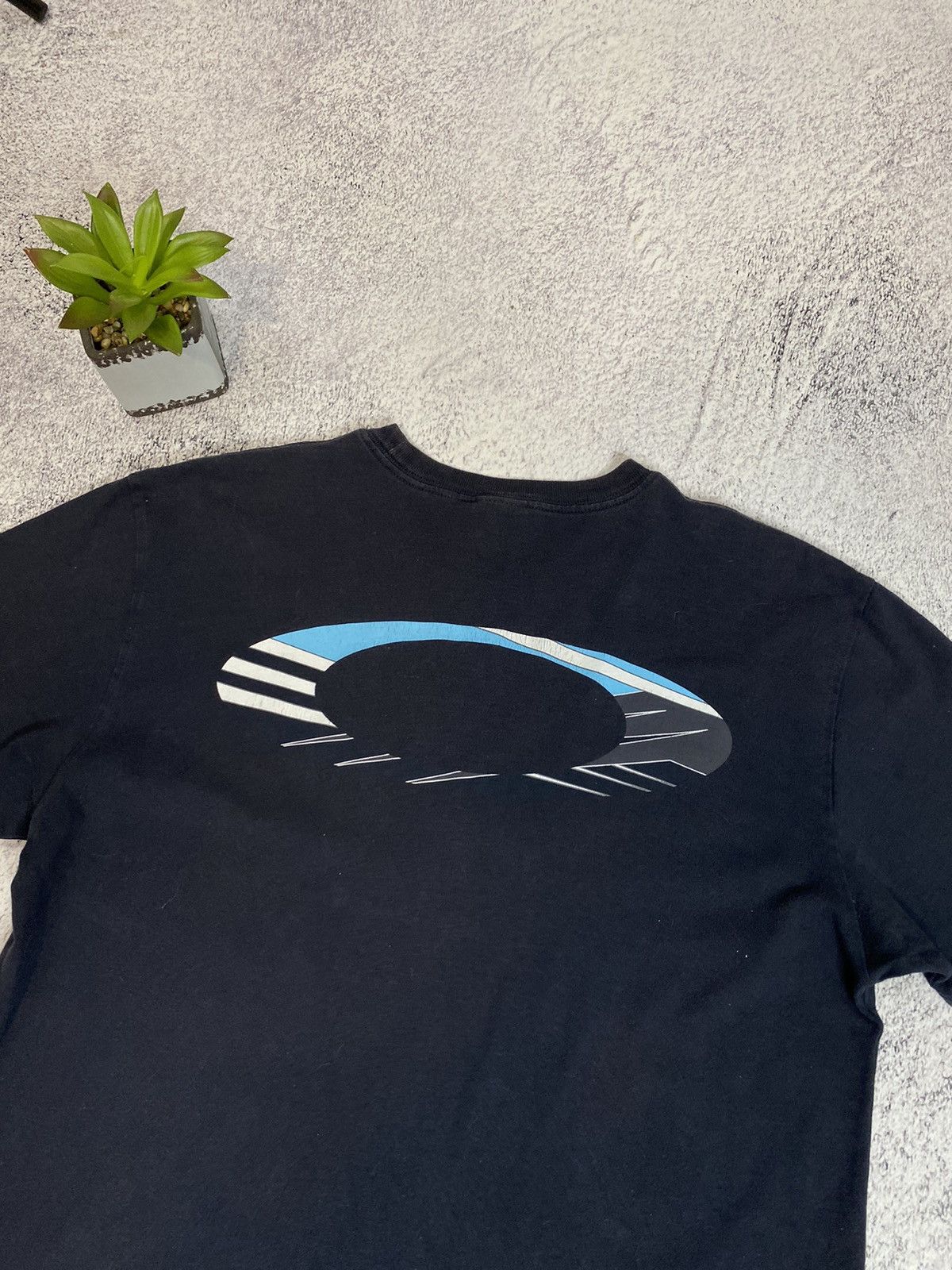 Oakley VINTAGE OAKLEY “O” LOGO SURF TEE T-SHIRT Size US M / EU 48-50 / 2 - 2 Thumbnail