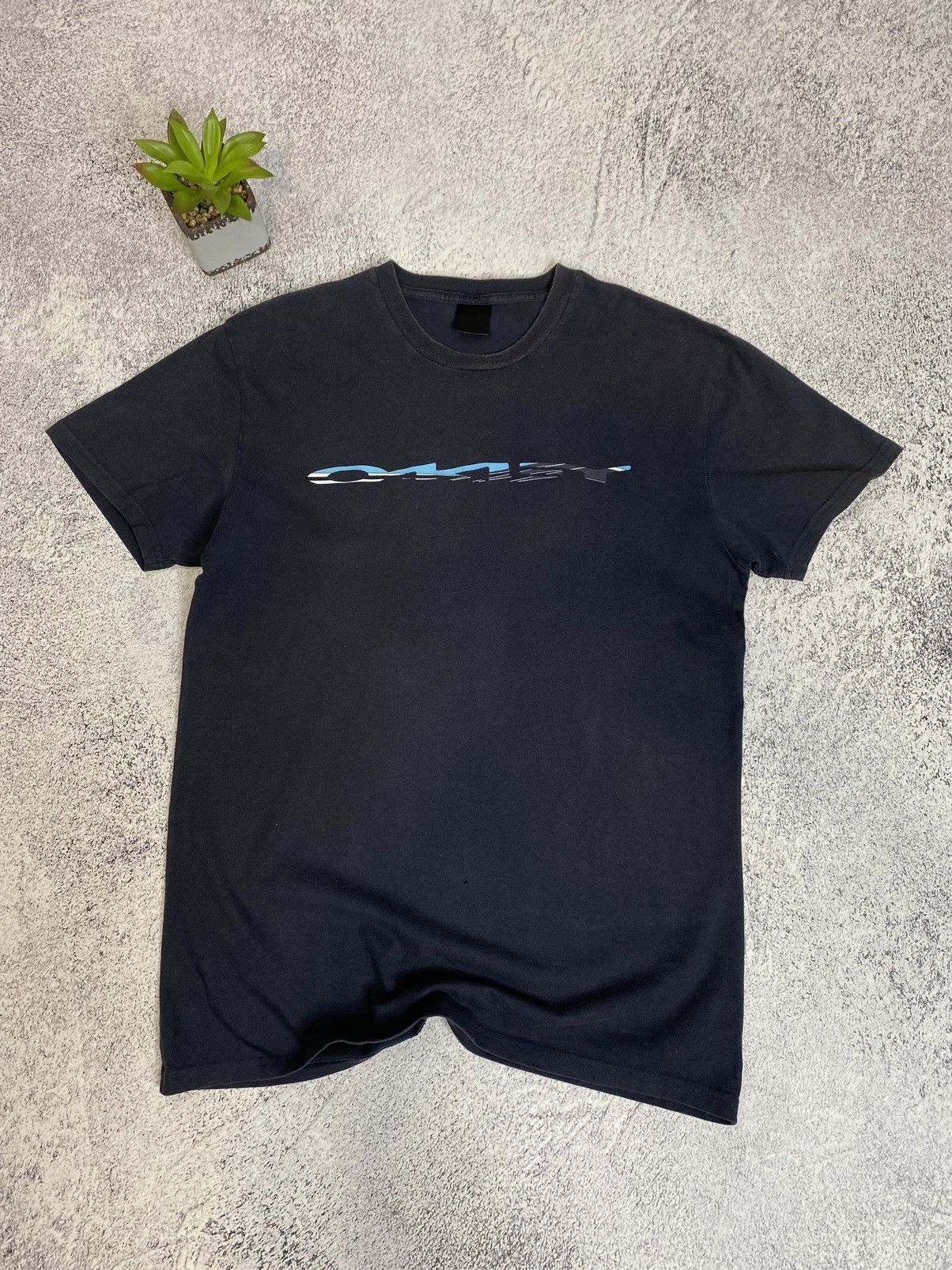Oakley VINTAGE OAKLEY “O” LOGO SURF TEE T-SHIRT Size US M / EU 48-50 / 2 - 3 Thumbnail