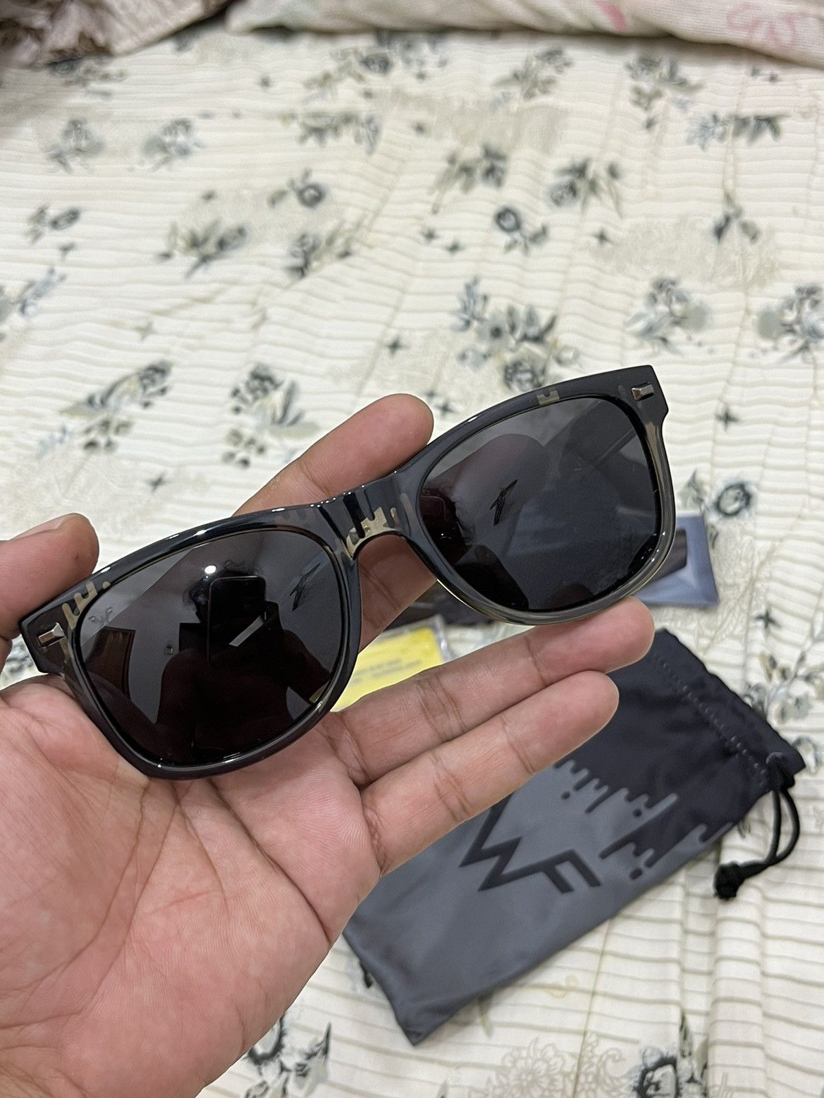Band Tees WEEZER X KNOCKAROUND BLACK ALBUM SUNGLASSES Size ONE SIZE - 10 Thumbnail