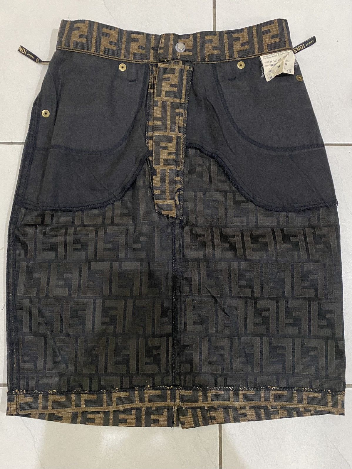 Fendi Fendi Monogram Skirt Size 24" / US 00 / IT 34 - 7 Thumbnail